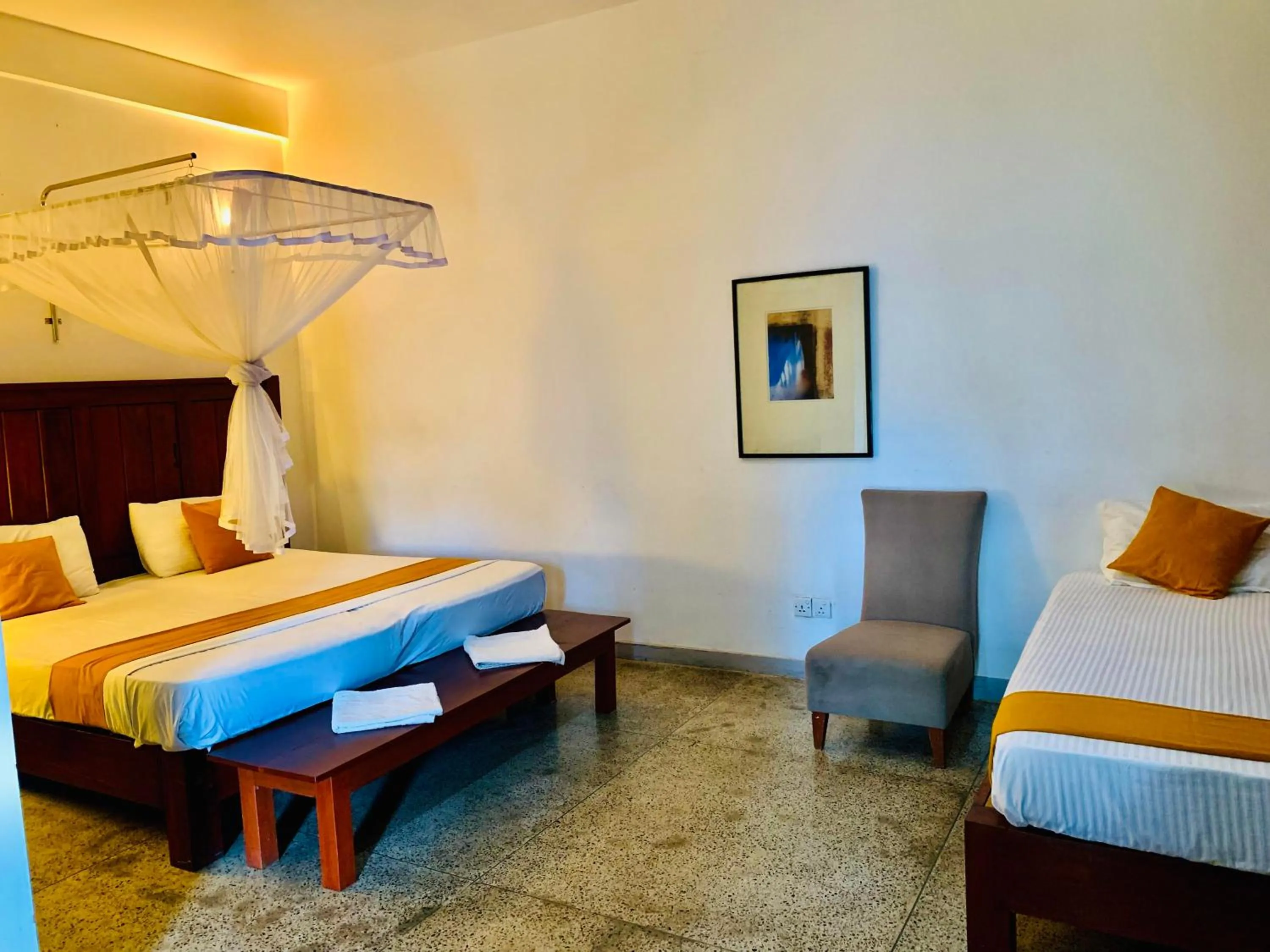 Bedroom, Bed in Airport Heritage