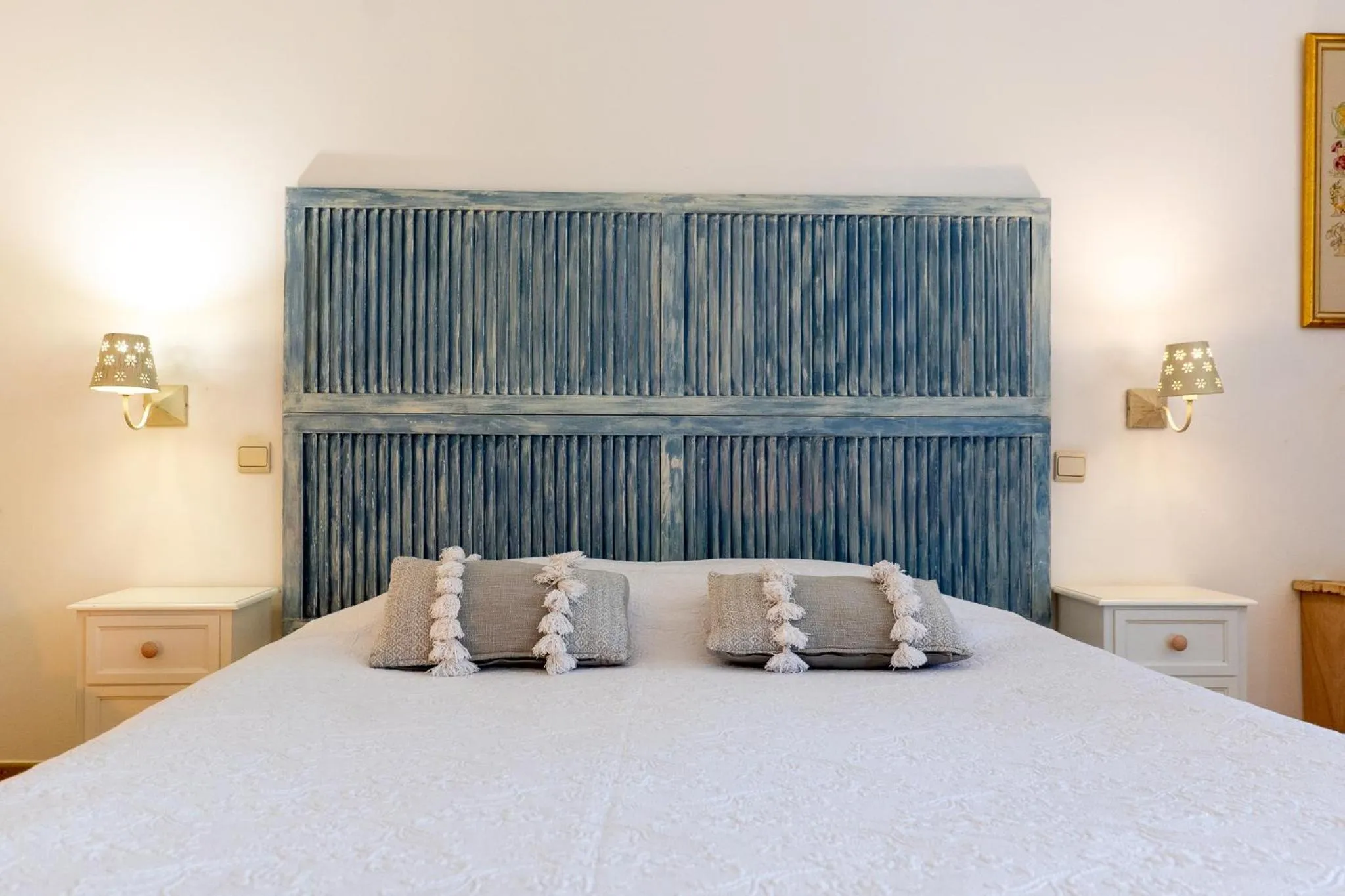 Living room, Bed in Le Mas Du Loup