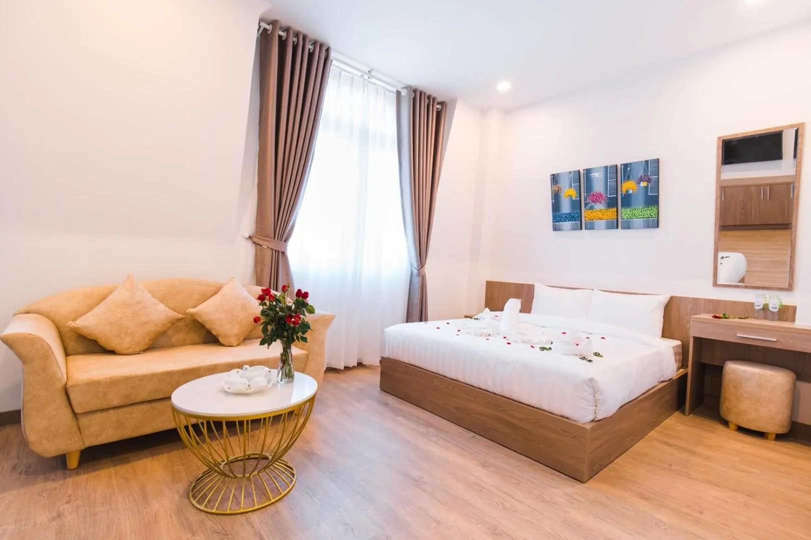 Bed in Ami Hotel Dalat