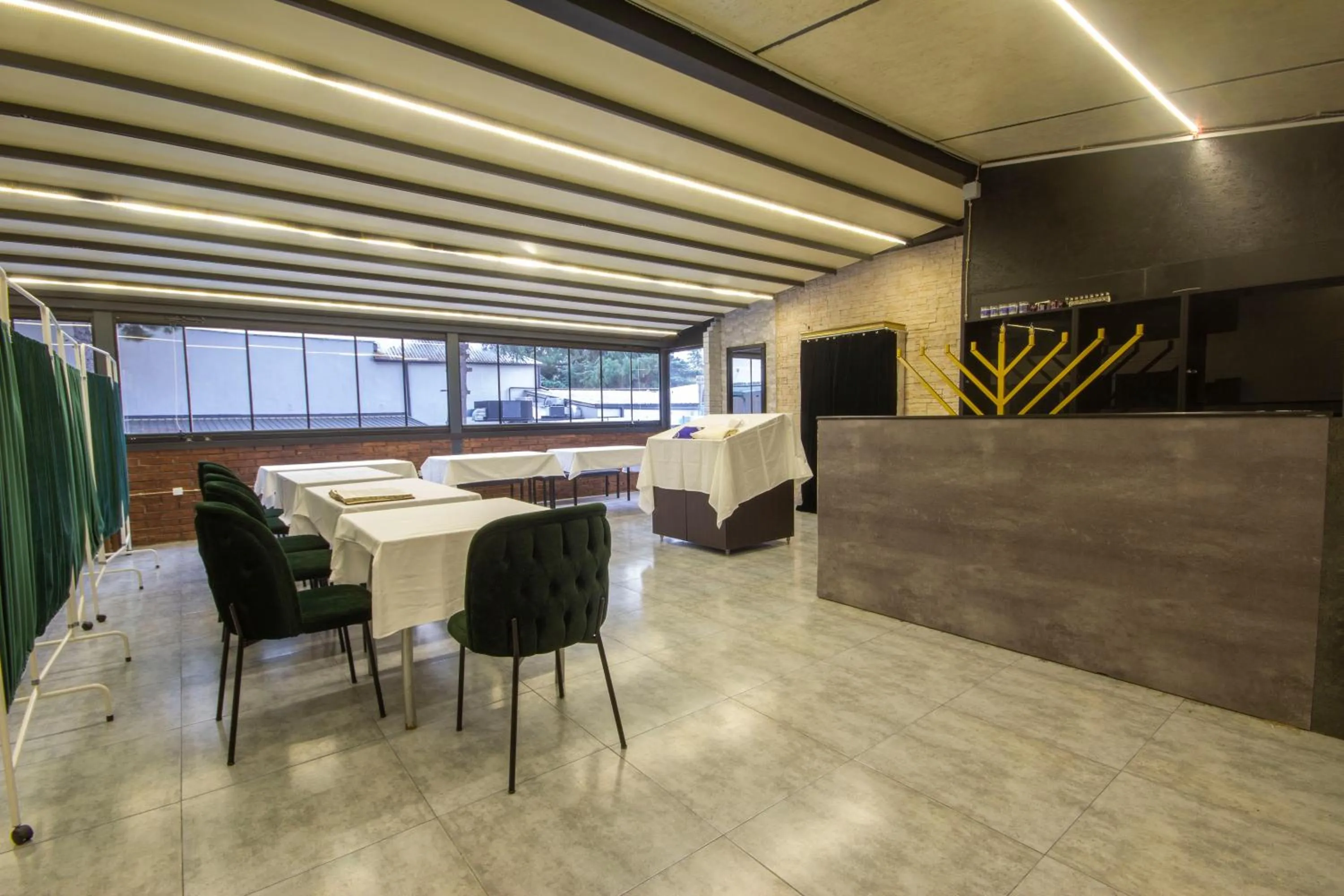 Seating area in Kinor David Glatt Kosher Hotel
