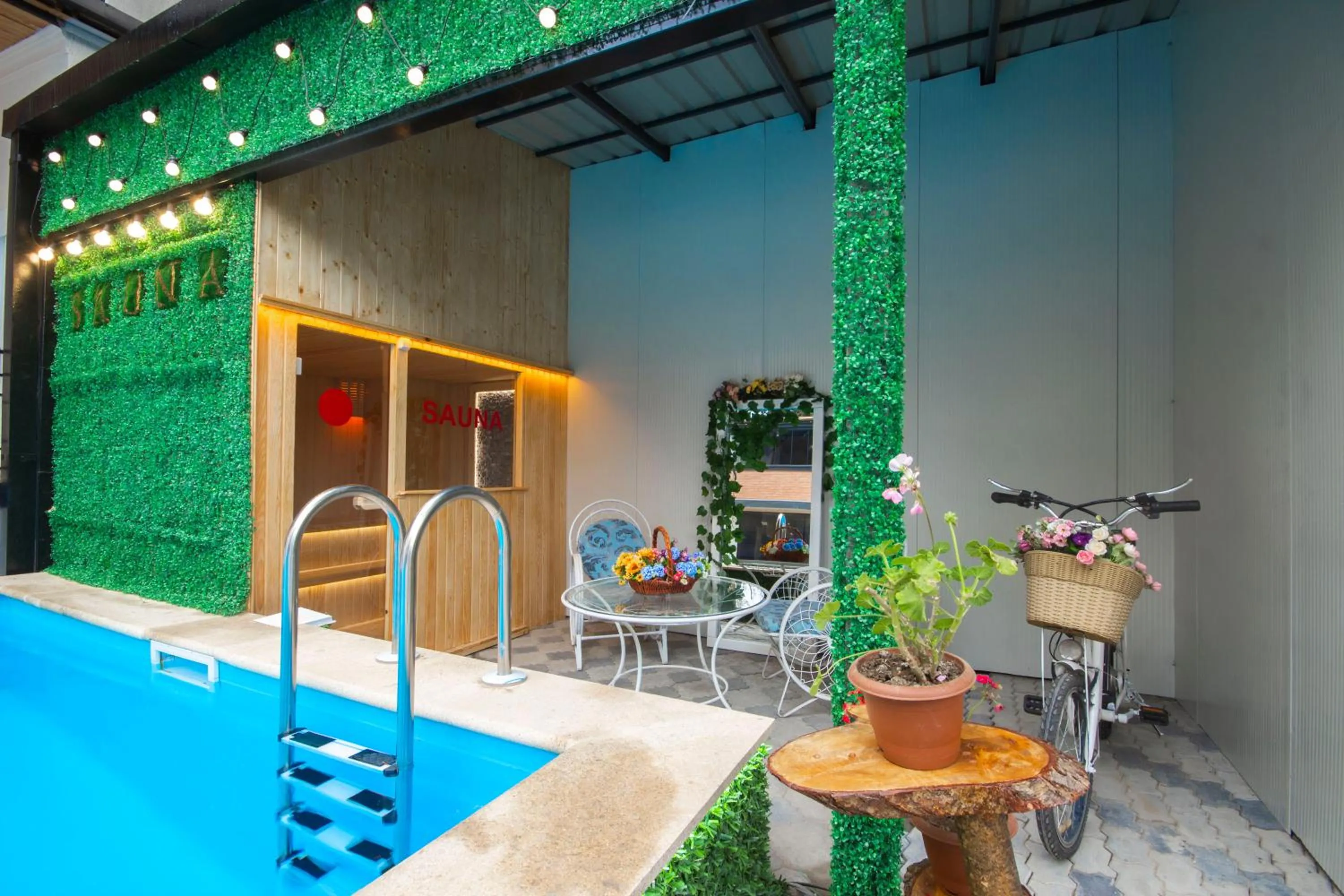 Swimming pool in Kinor David Glatt Kosher Hotel