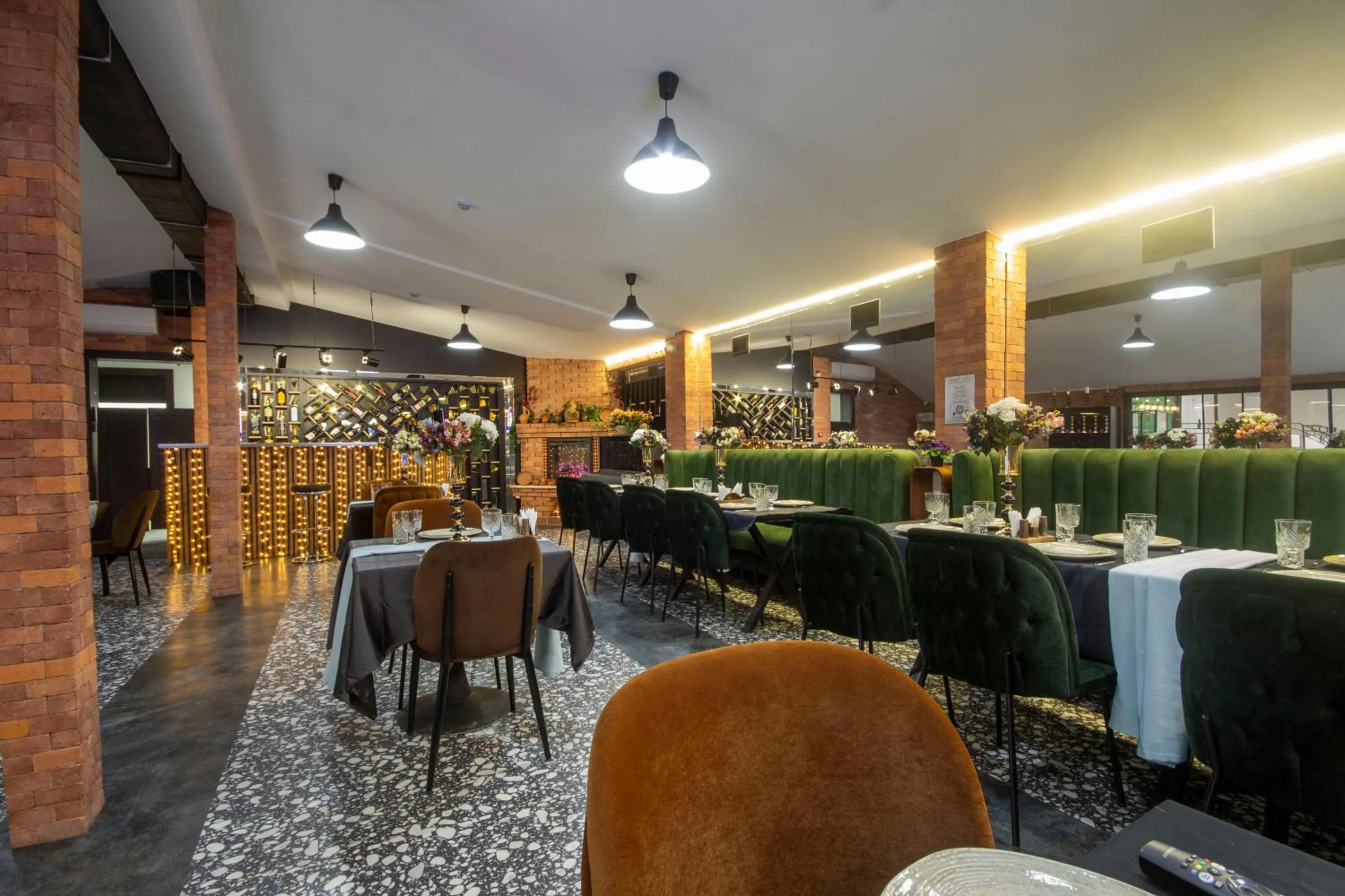 Restaurant/places to eat in Kinor David Glatt Kosher Hotel
