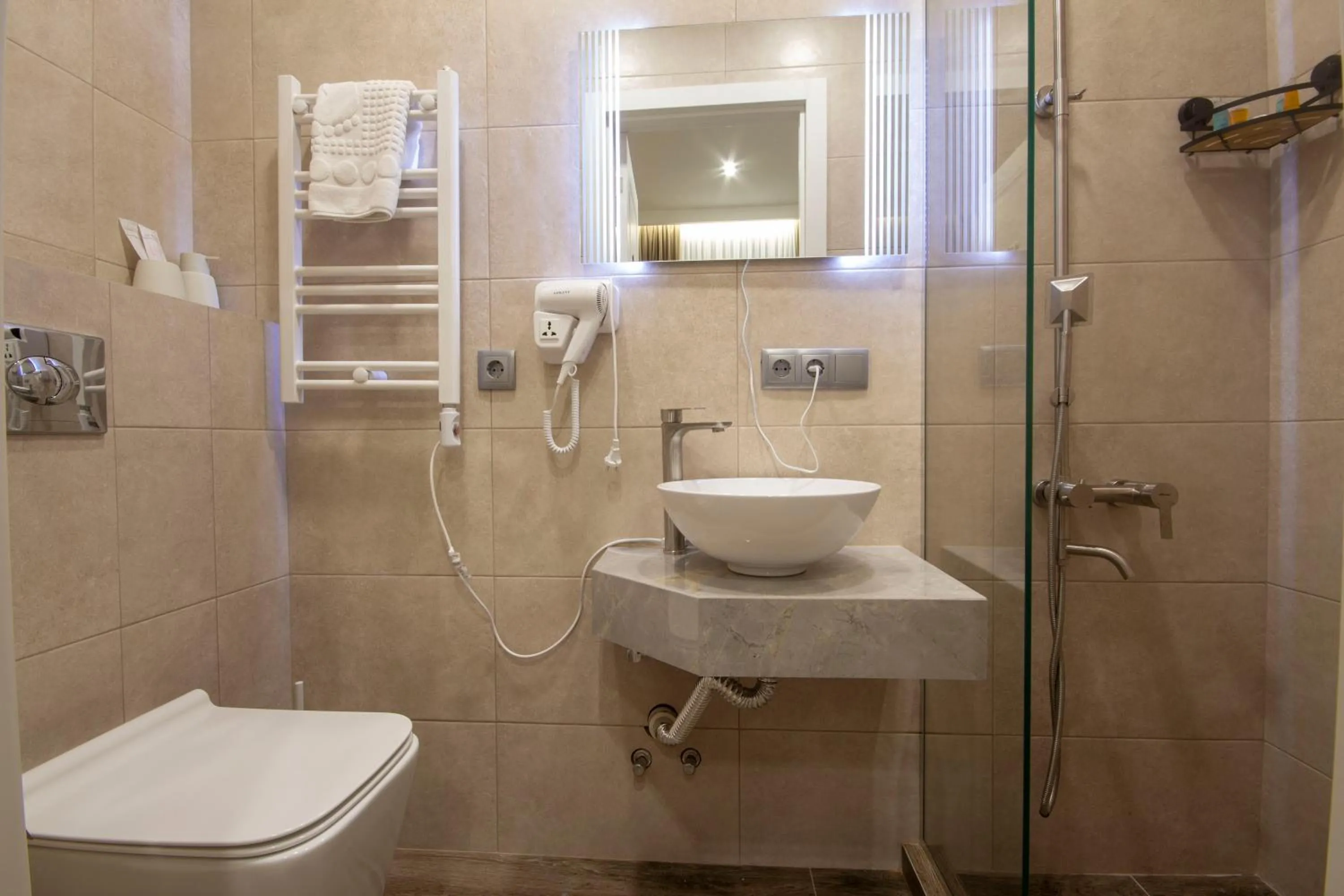Bathroom in Kinor David Glatt Kosher Hotel