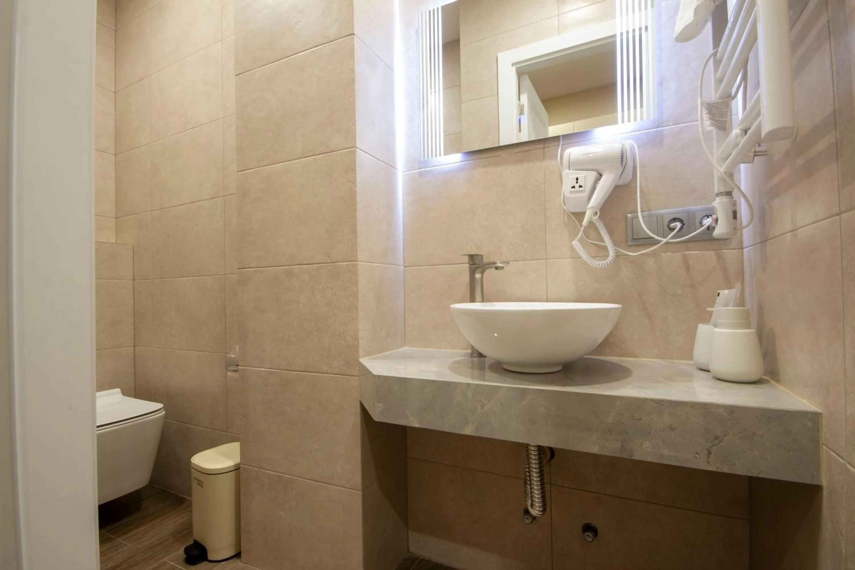 Toilet in Kinor David Glatt Kosher Hotel