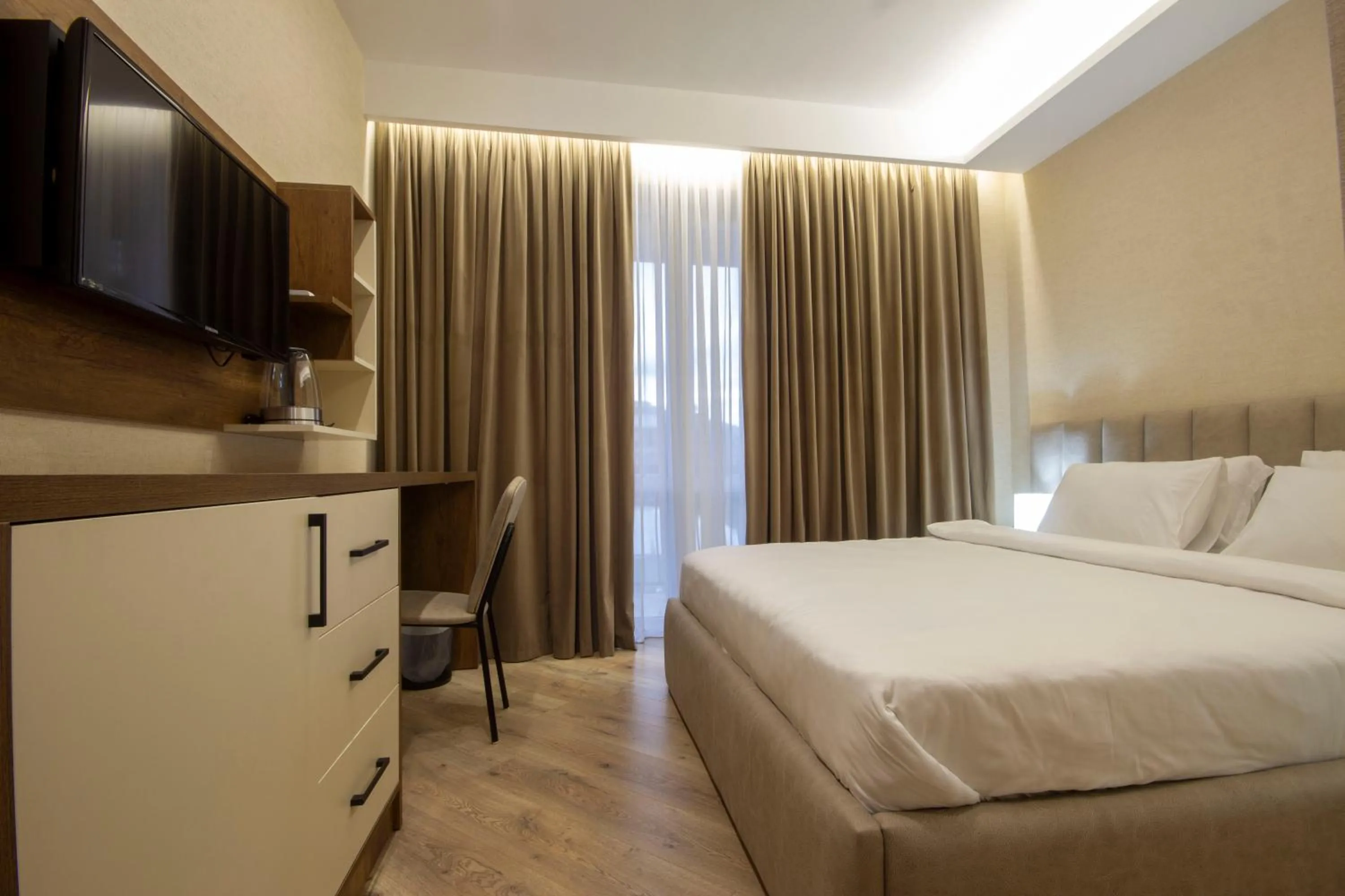 Bedroom, Bed in Kinor David Glatt Kosher Hotel