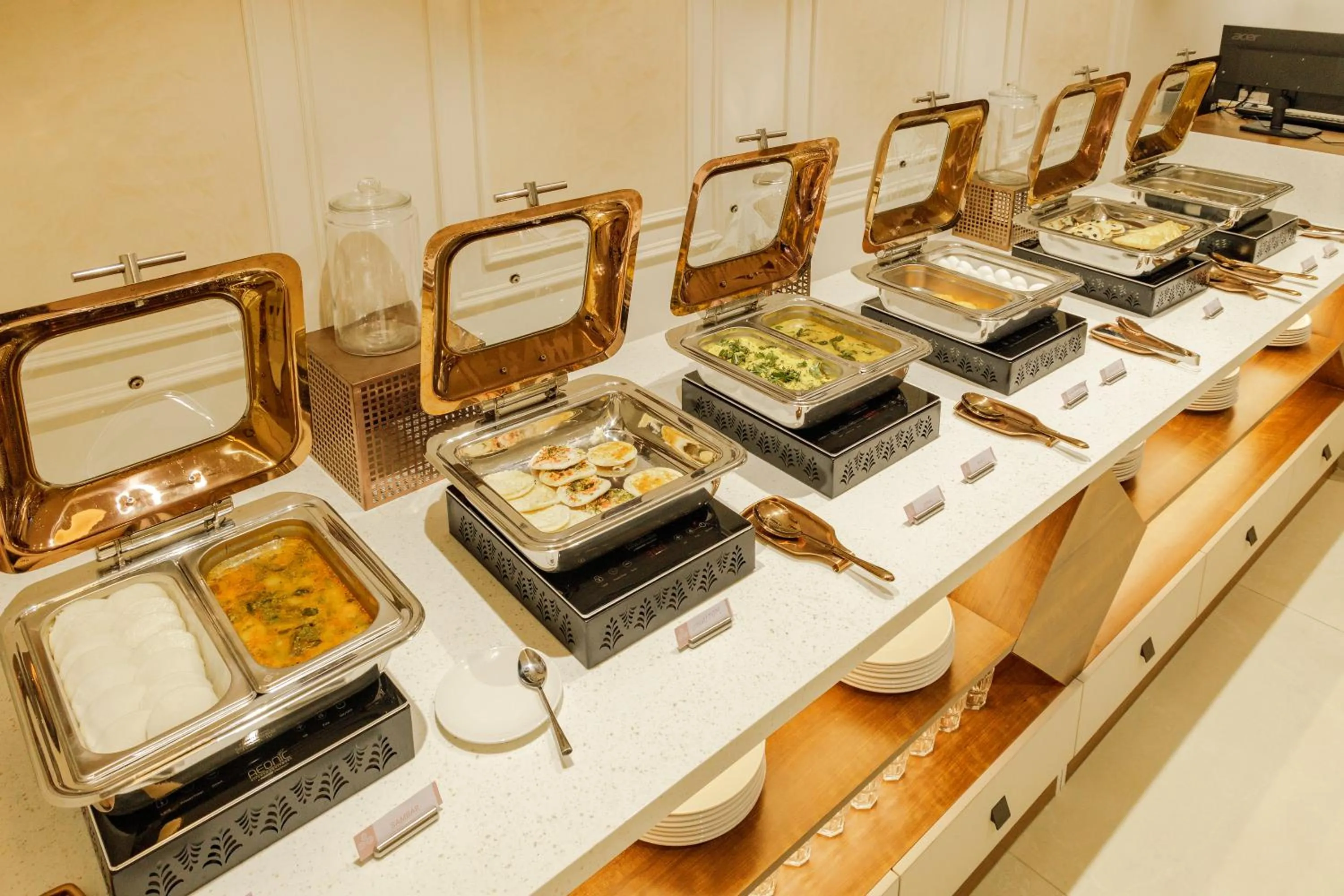 Restaurant/places to eat in Olwen Suites