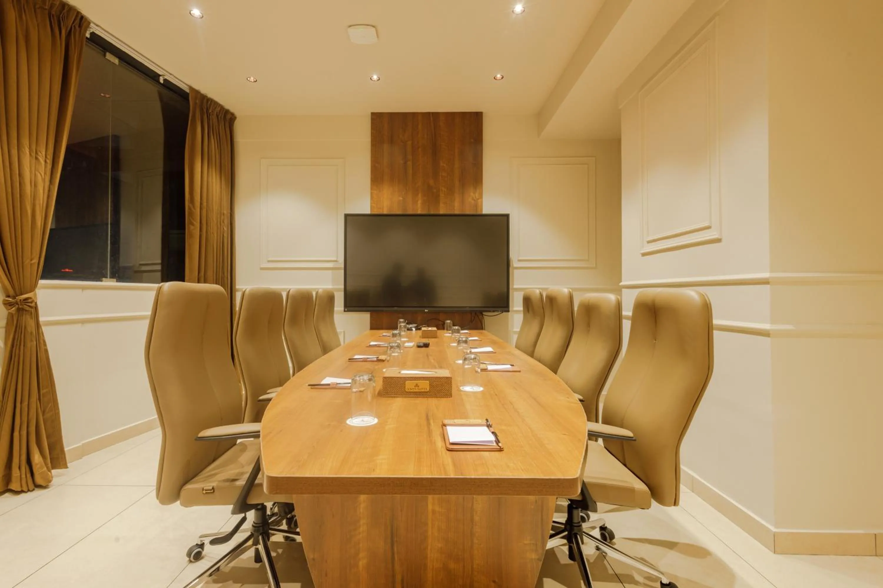 Olwen Suites