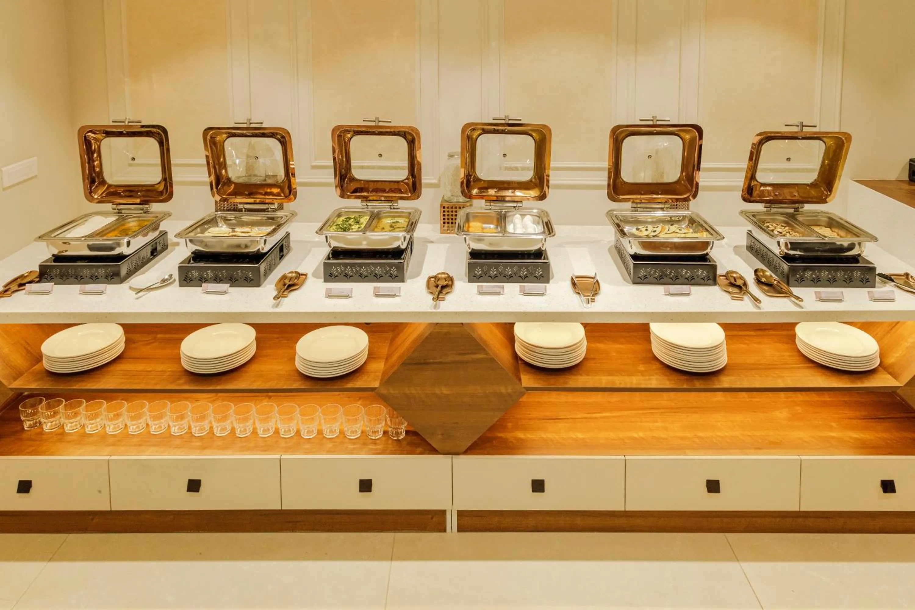Restaurant/places to eat in Olwen Suites