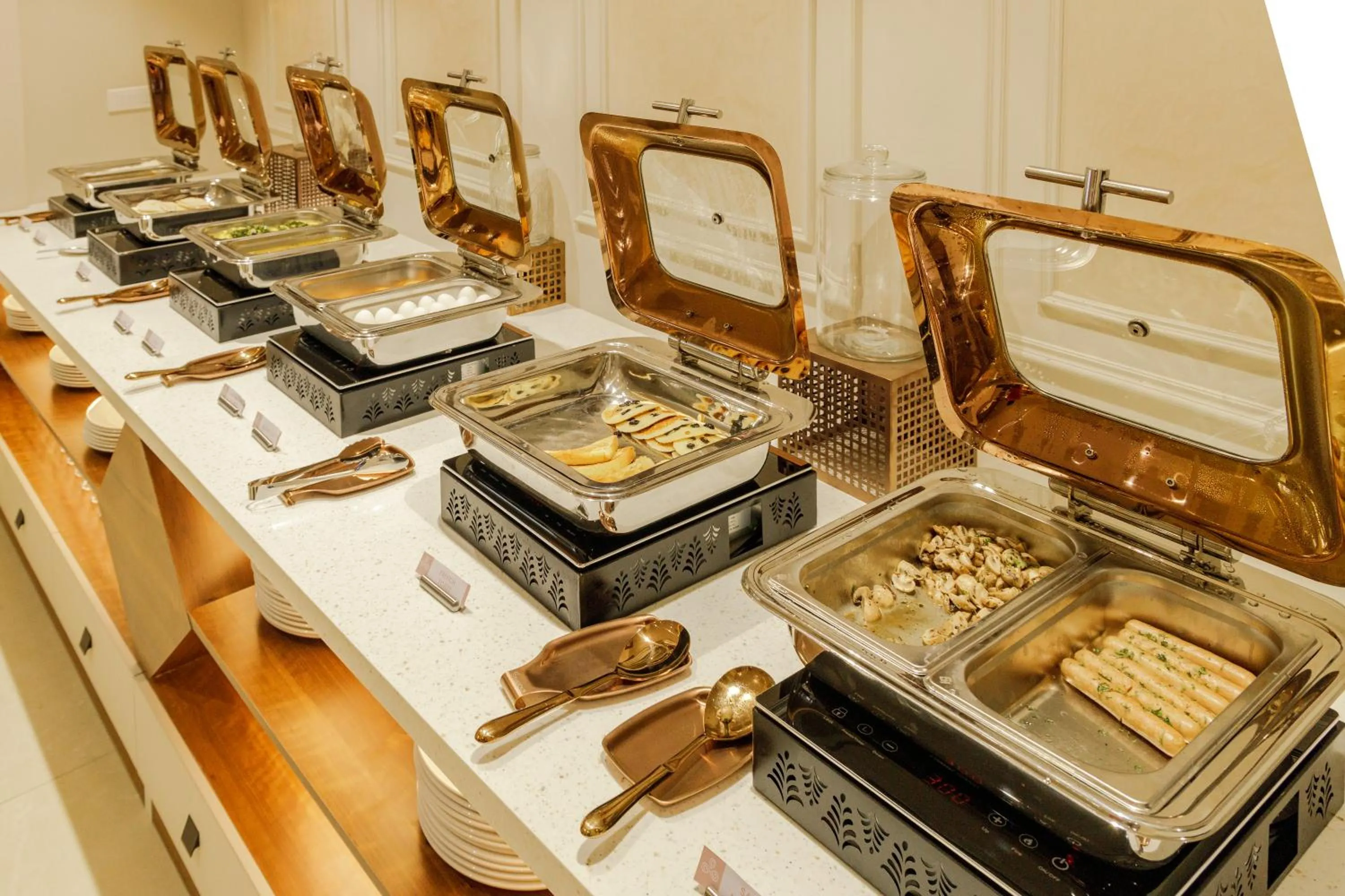 Restaurant/places to eat in Olwen Suites