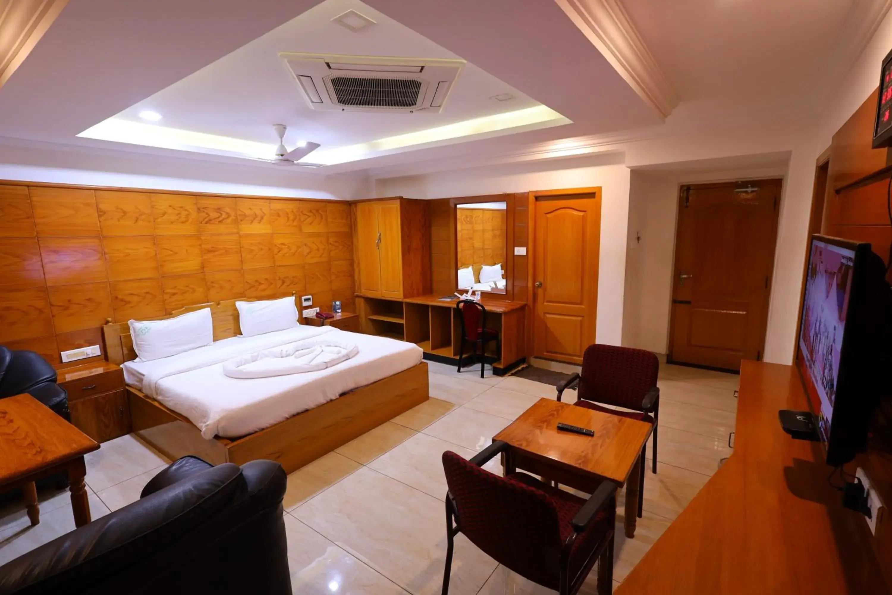 Bed in Hotel PVK Grand Dindigul Bed in Hotel PVK Grand Dindigul