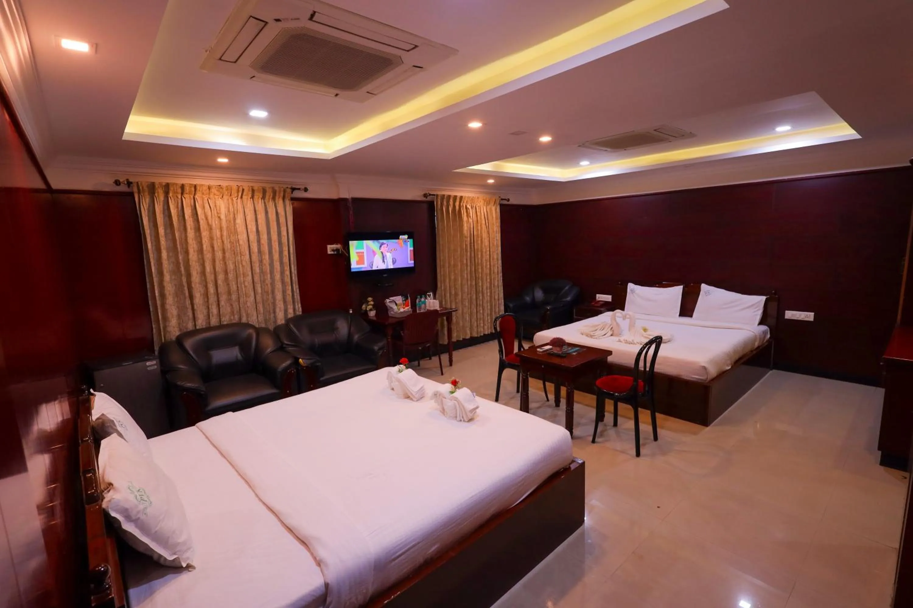 Bed in Hotel PVK Grand Dindigul