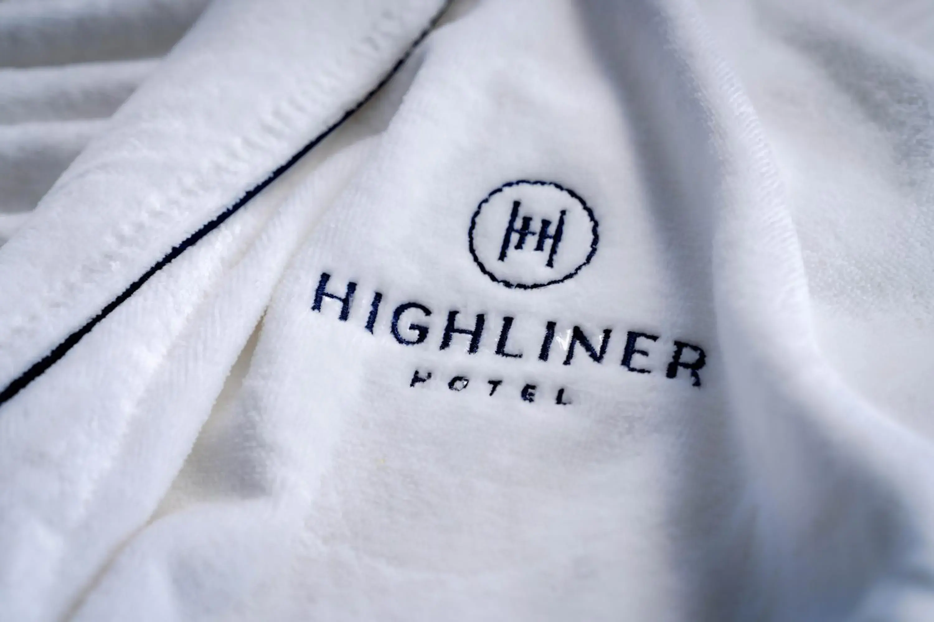 Queen Studio - single occupancy - Disability Access in The Highliner Hotel Queen Studio - single occupancy - Disability Access in The Highliner Hotel