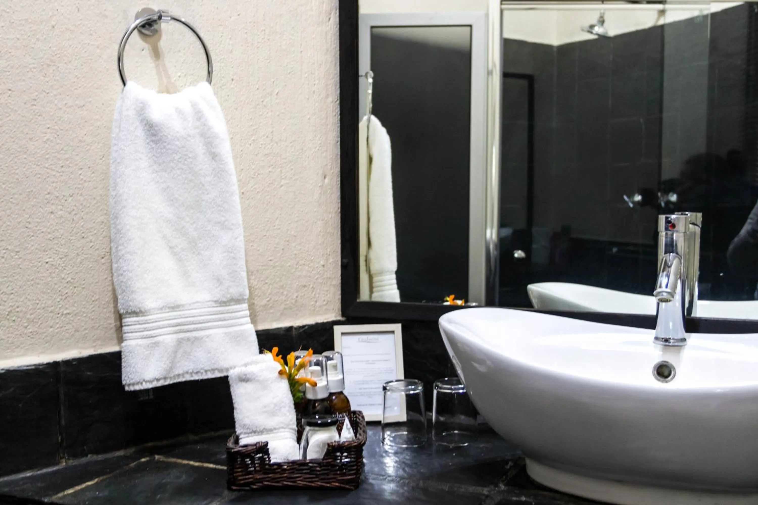 Shower in Ezulwini Game Lodges