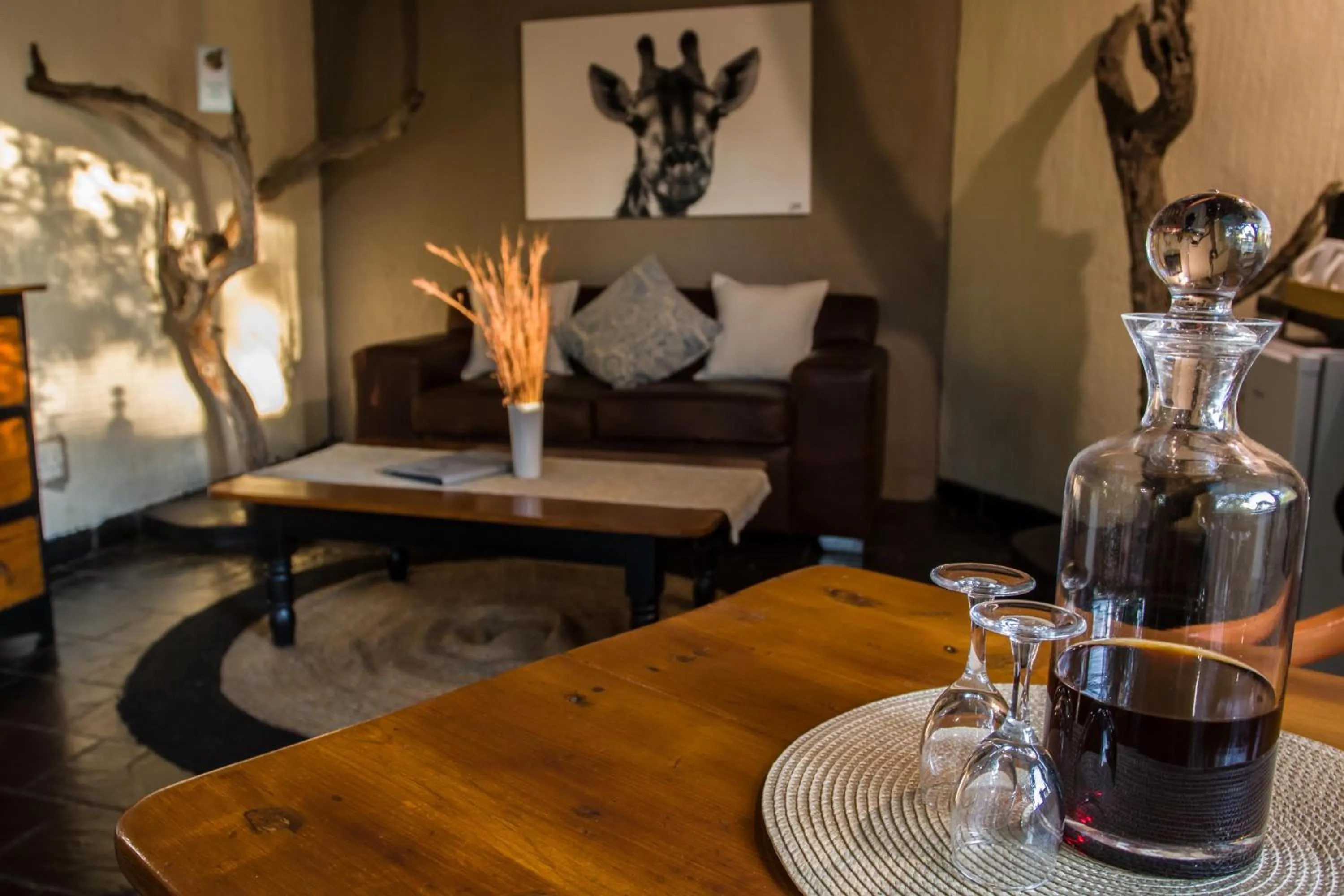 Living room in Ezulwini Game Lodges