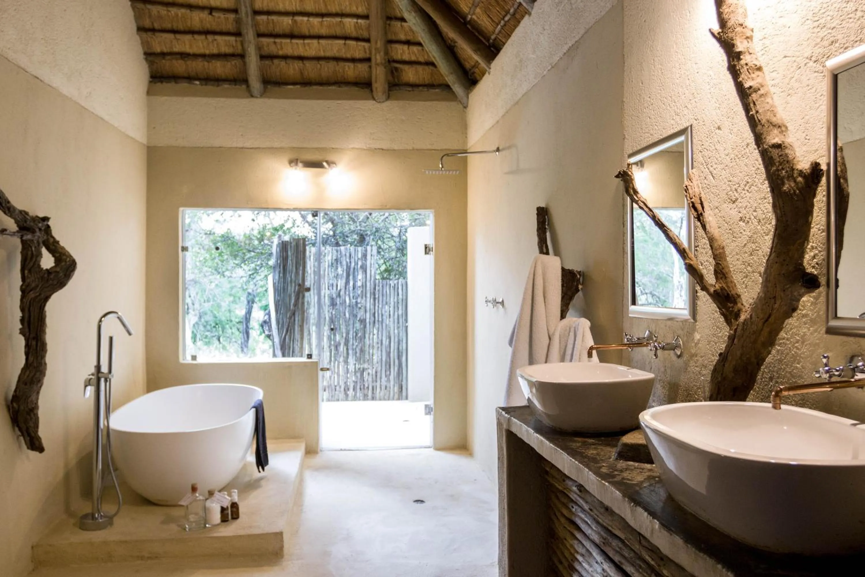 Bathroom in Ezulwini Game Lodges