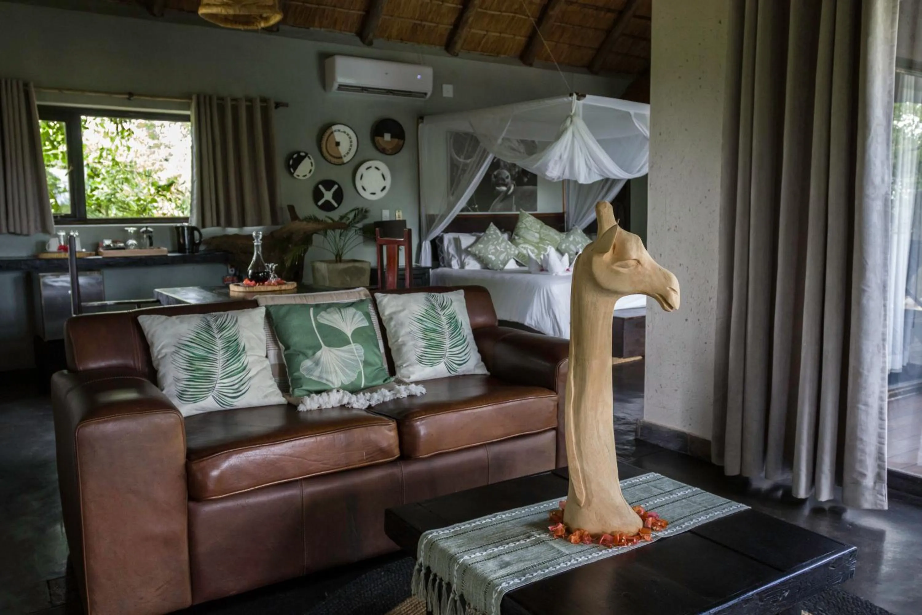 Living room in Ezulwini Game Lodges