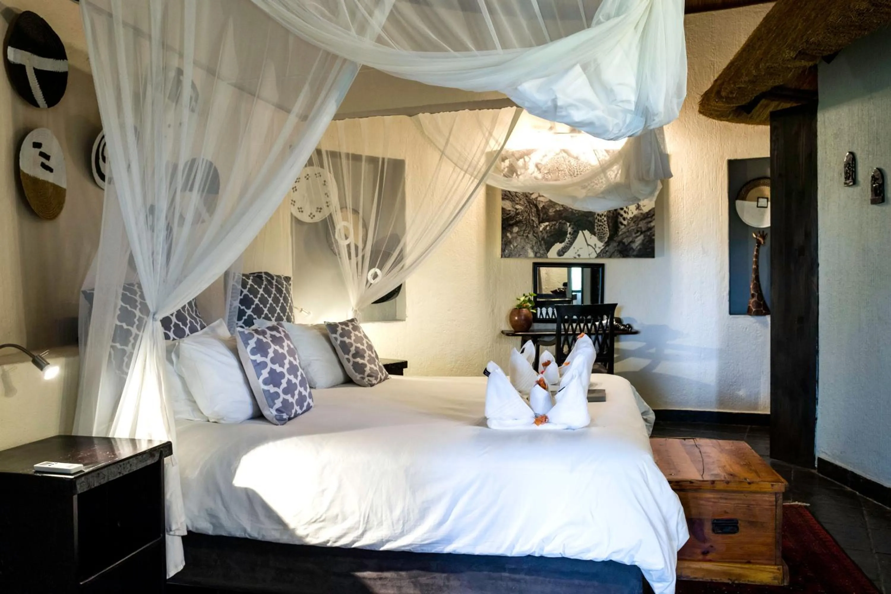 Bedroom, Bed in Ezulwini Game Lodges