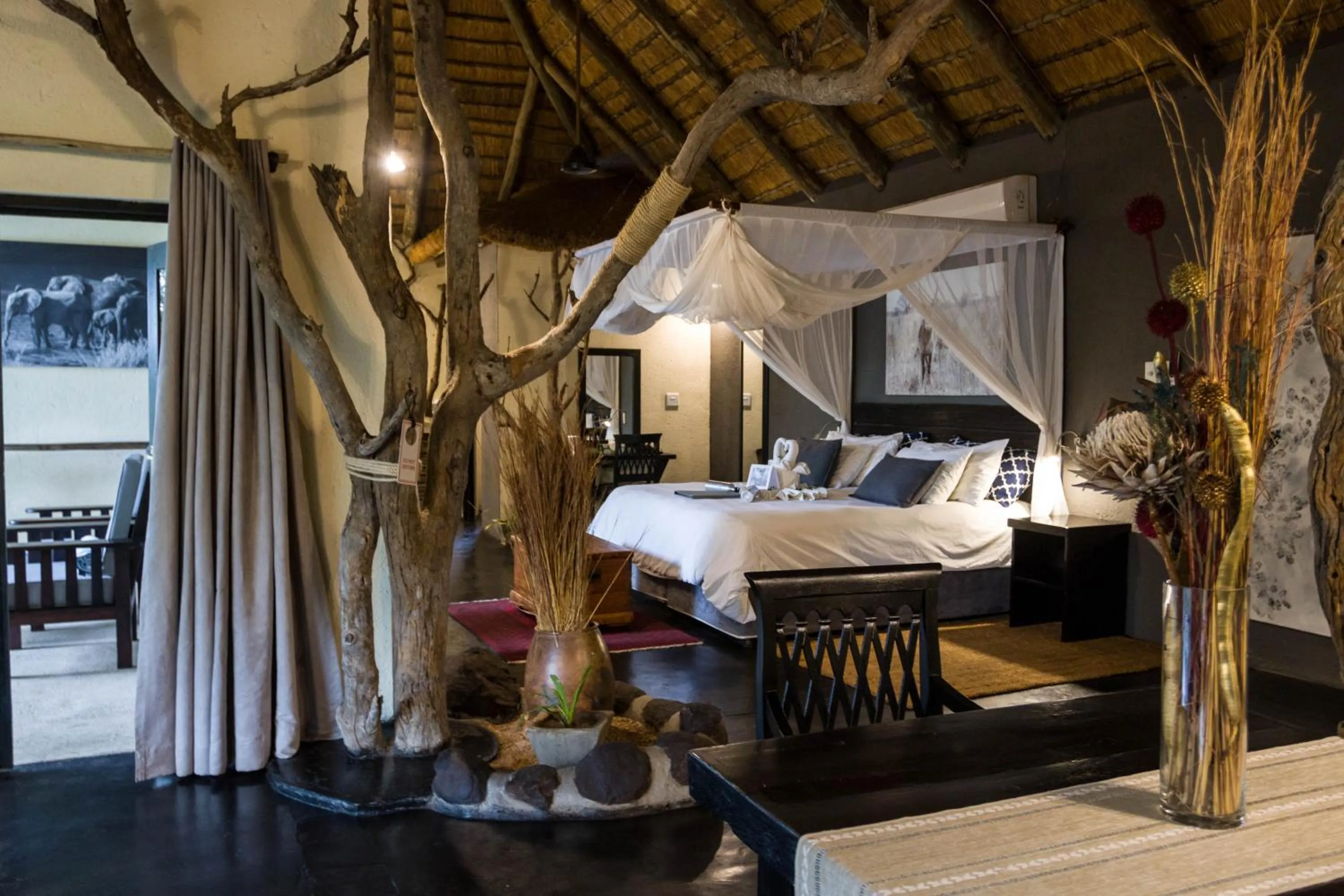 Coffee/tea facilities, Bed in Ezulwini Game Lodges