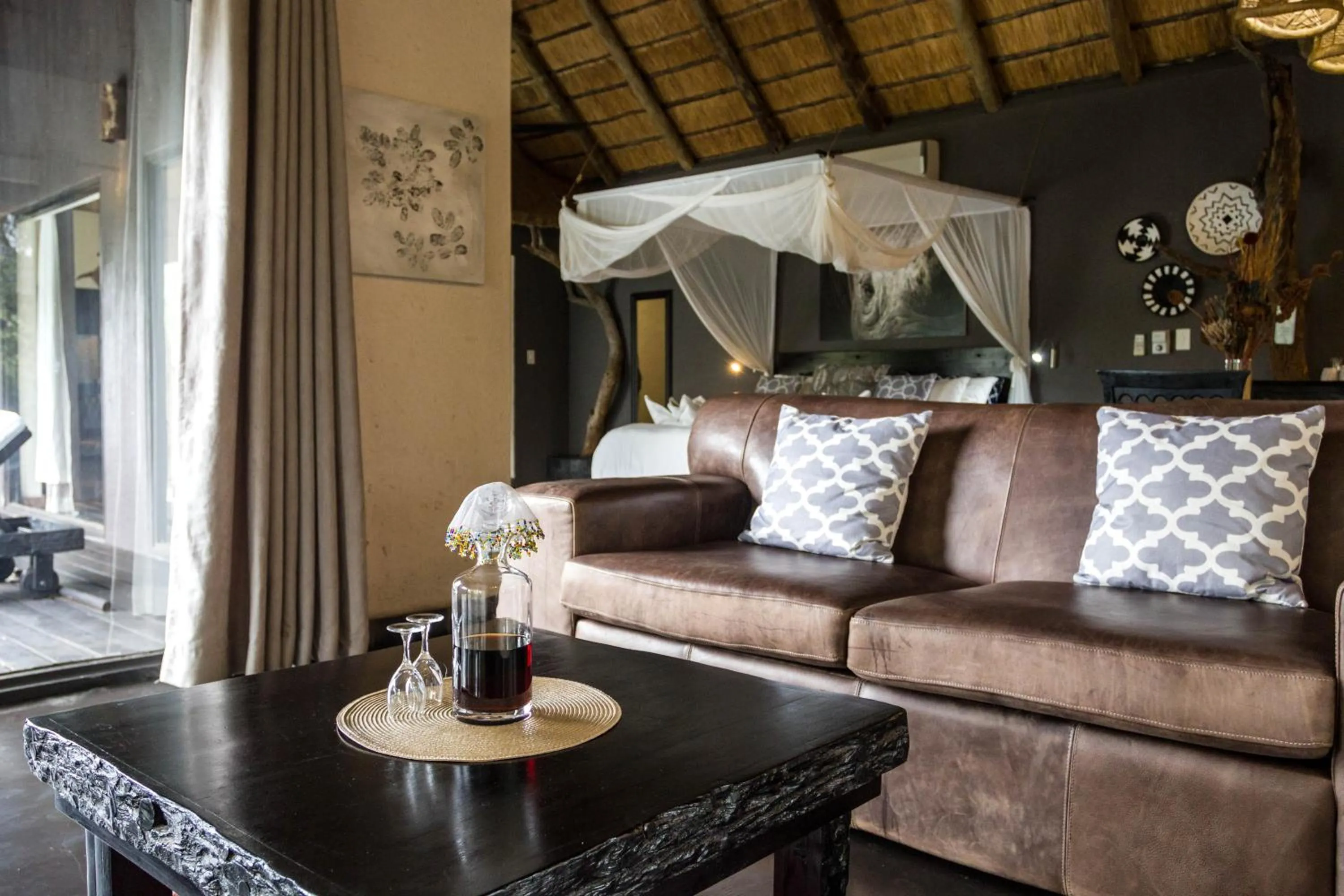 Living room in Ezulwini Game Lodges