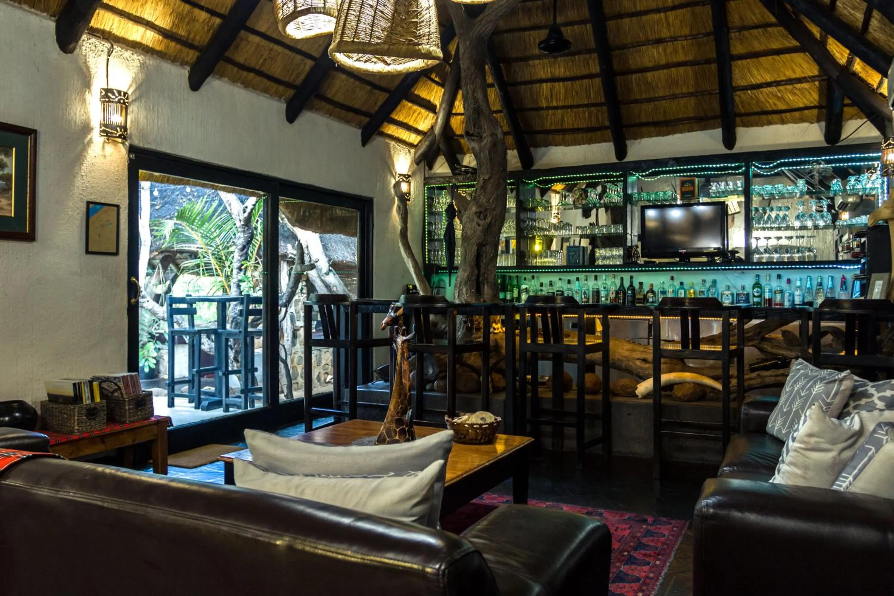 Lounge or bar in Ezulwini Game Lodges