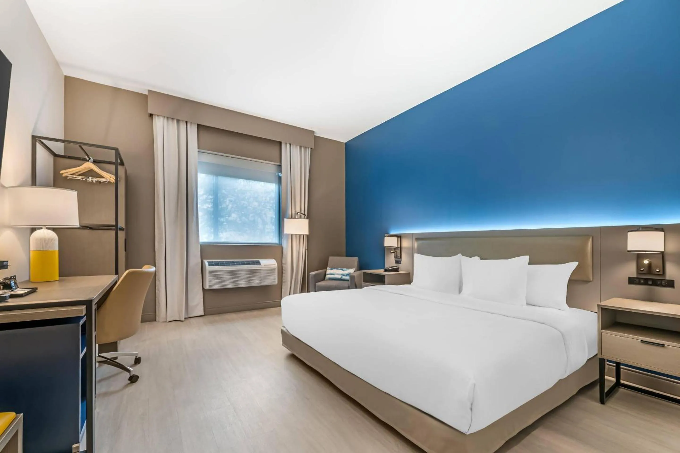 Bedroom, Bed in Comfort Inn & Suites Orlando Sanford Airport