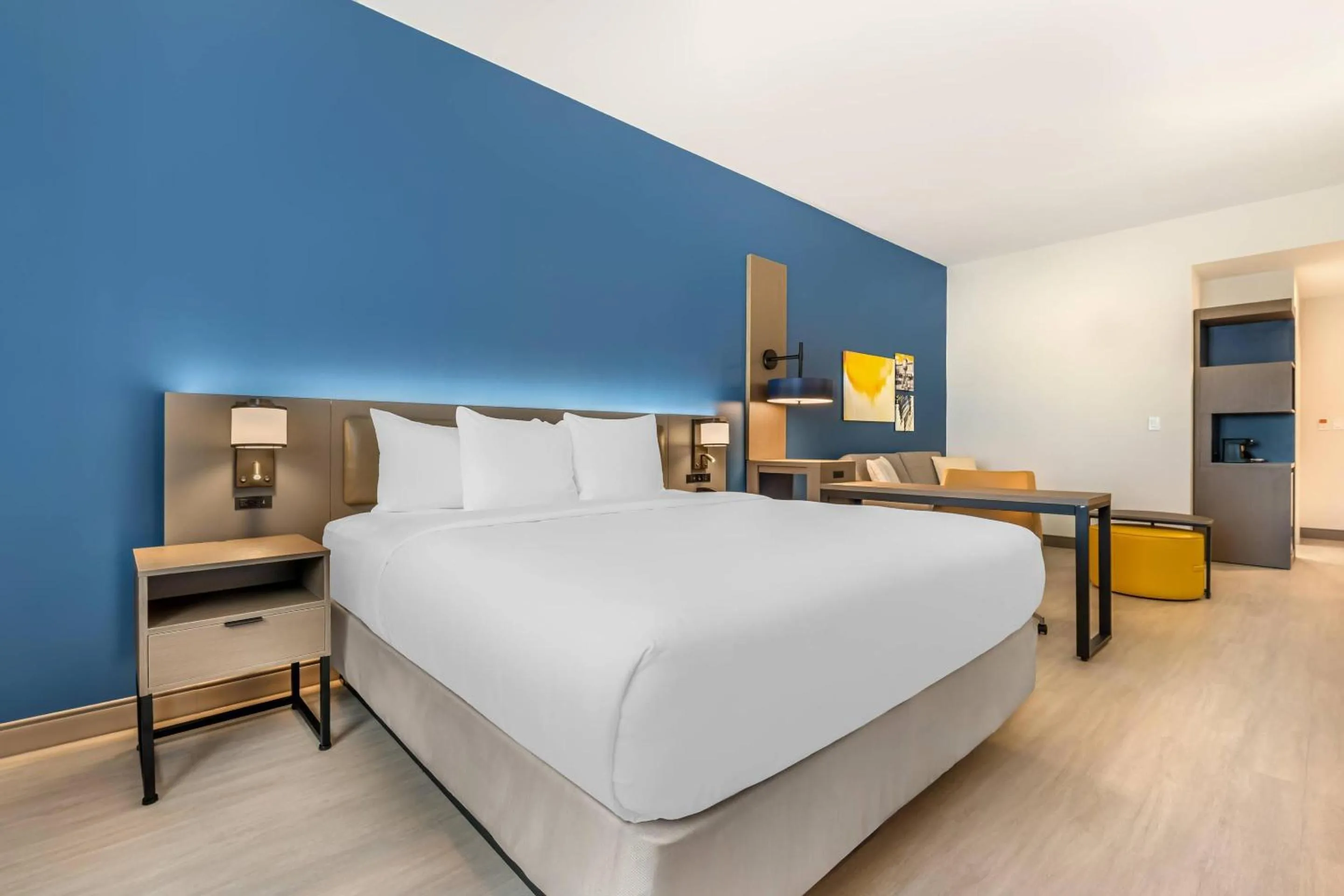 Bedroom, Bed in Comfort Inn & Suites Orlando Sanford Airport