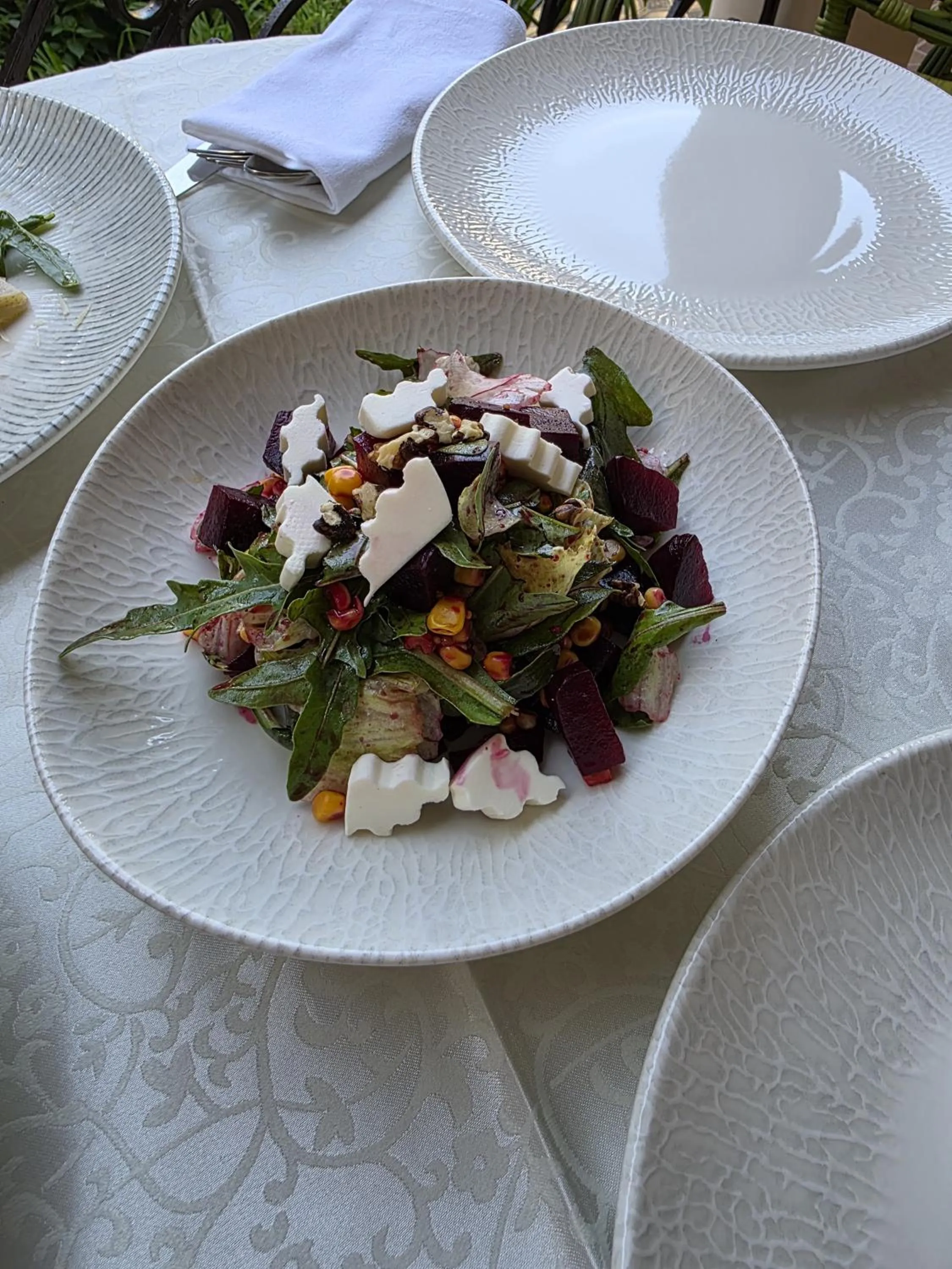 Restaurant/places to eat in L'Argamak