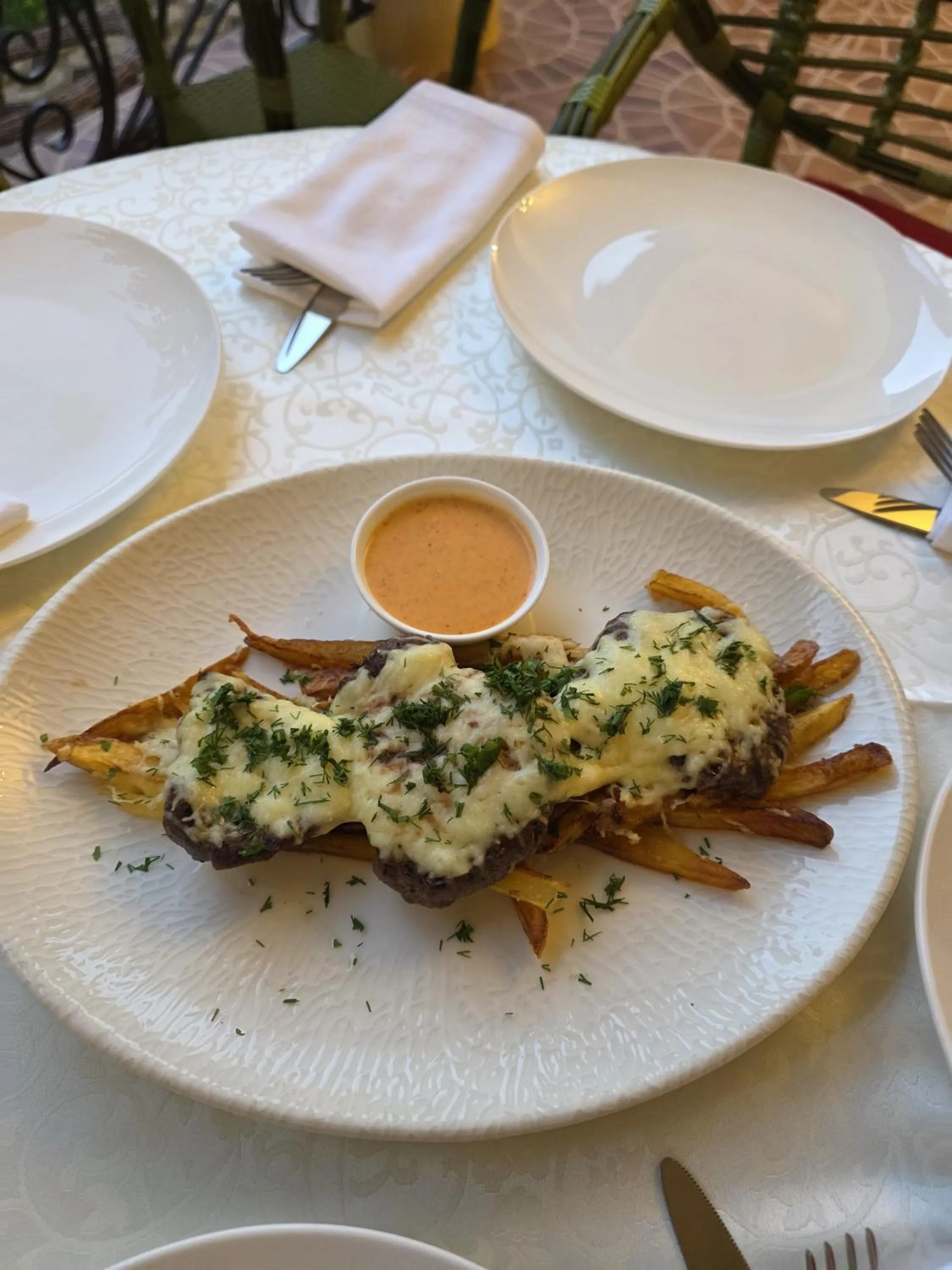 Restaurant/places to eat in L'Argamak