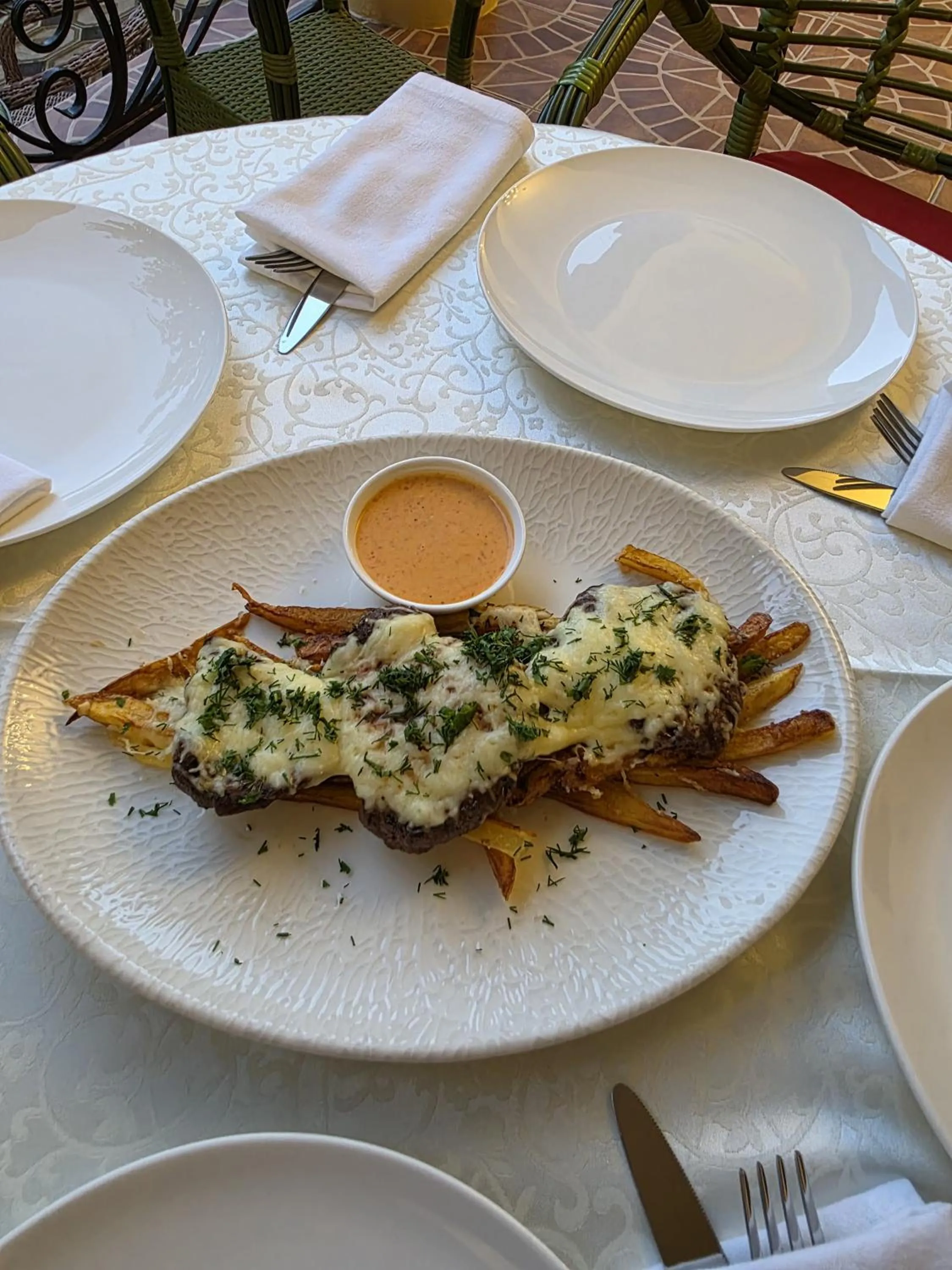 Restaurant/places to eat in L'Argamak