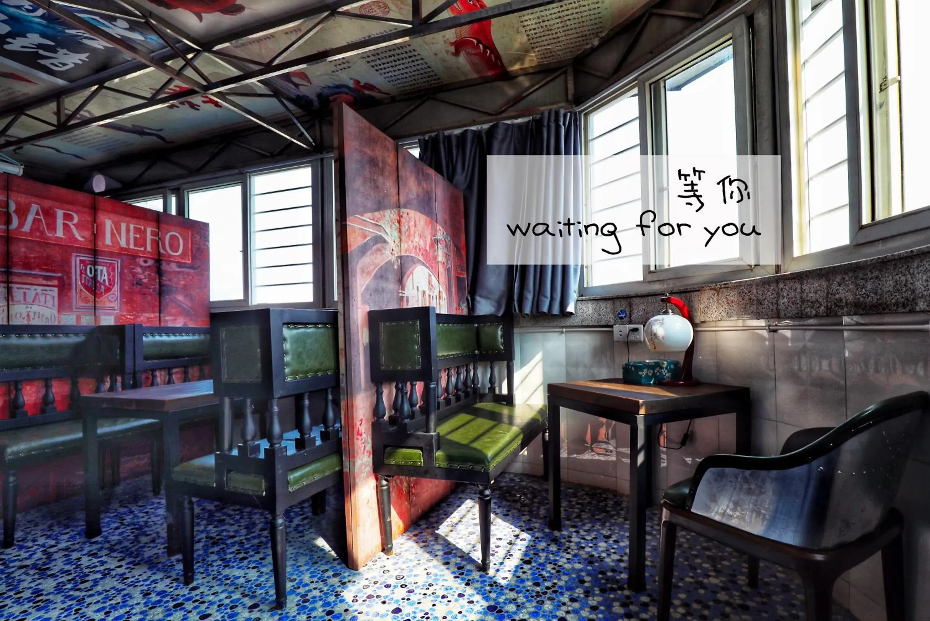 Bunk Bed in 6-8 Beds Female Dormitory Room in 弱水咖啡国际青旅Only Cafe and Backpacker Bunk Bed in 6-8 Beds Female Dormitory Room in 弱水咖啡国际青旅Only Cafe and Backpacker