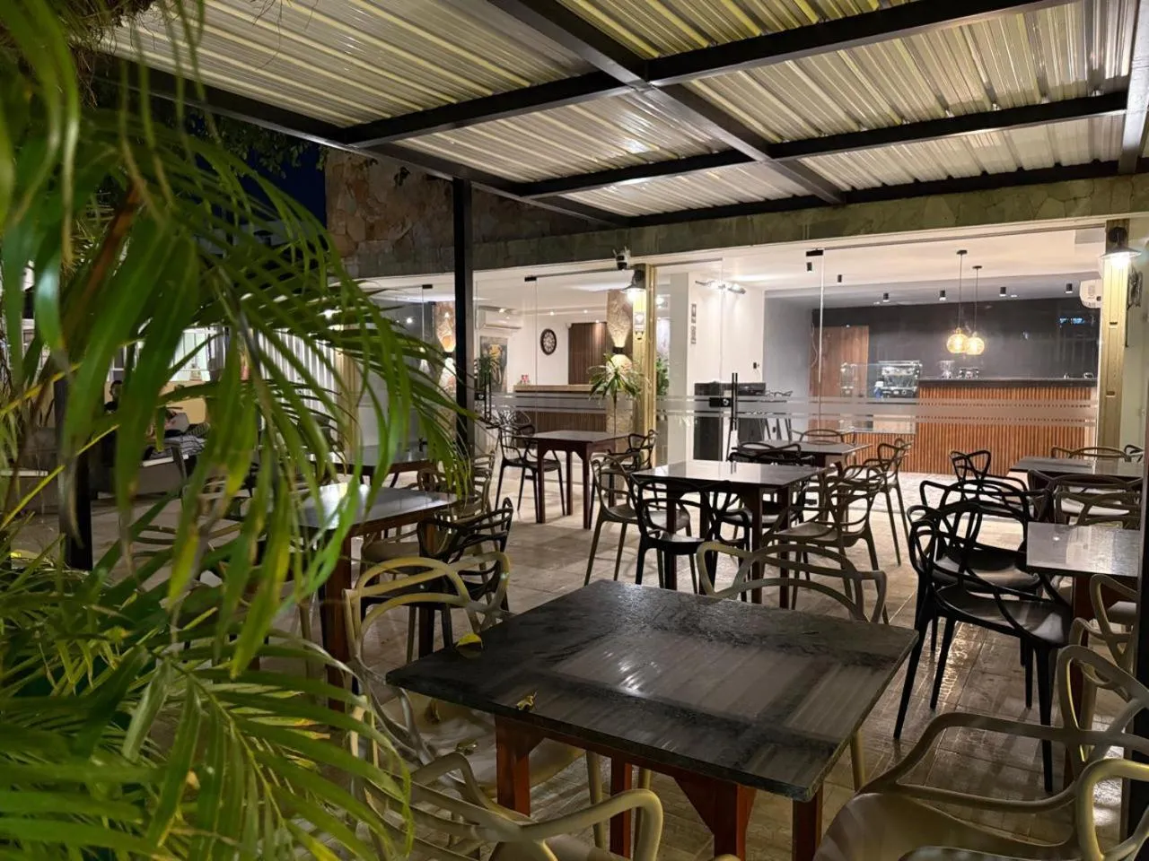 Restaurant/places to eat in Arcadia Hotel