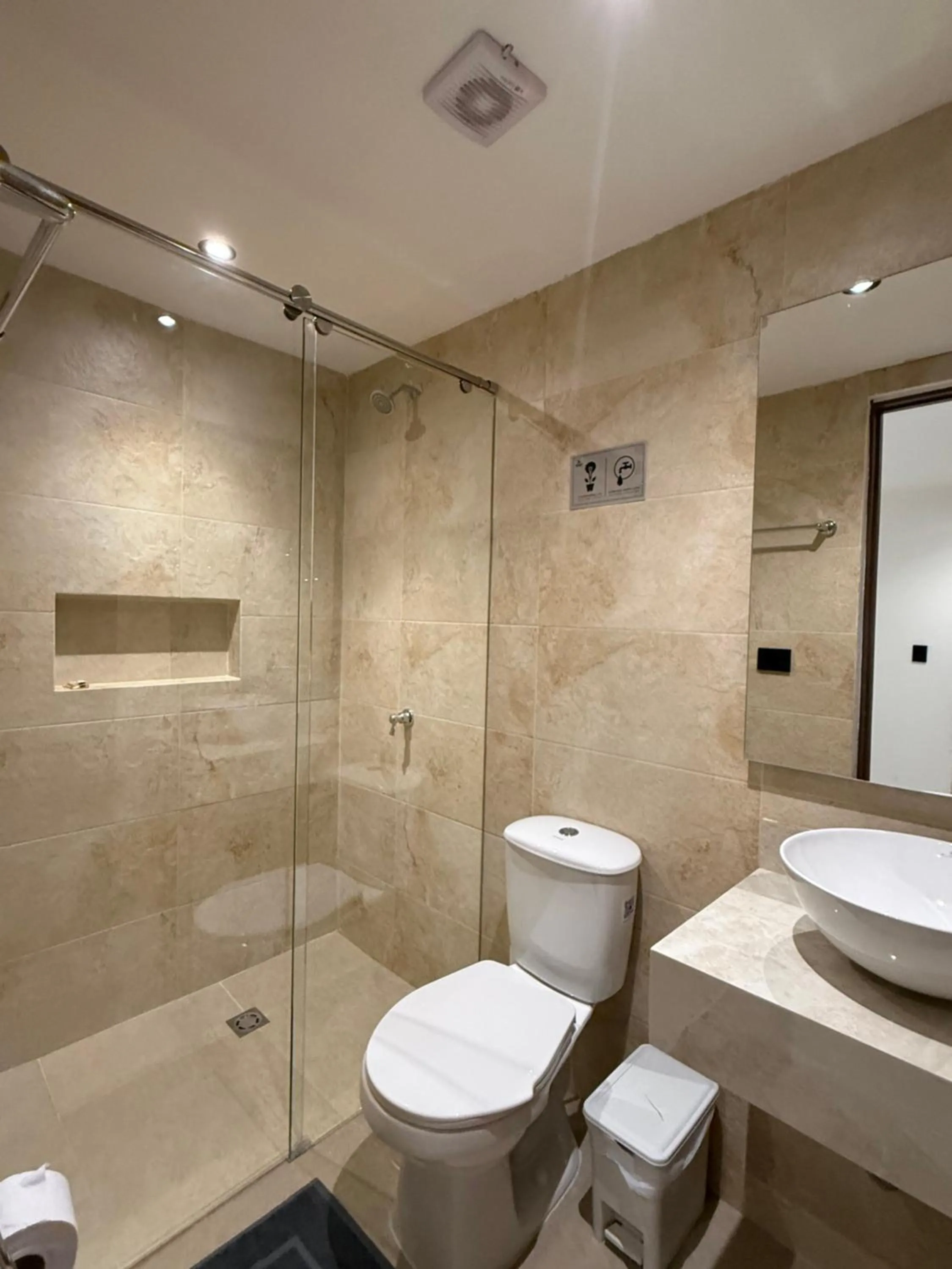 Shower in Arcadia Hotel