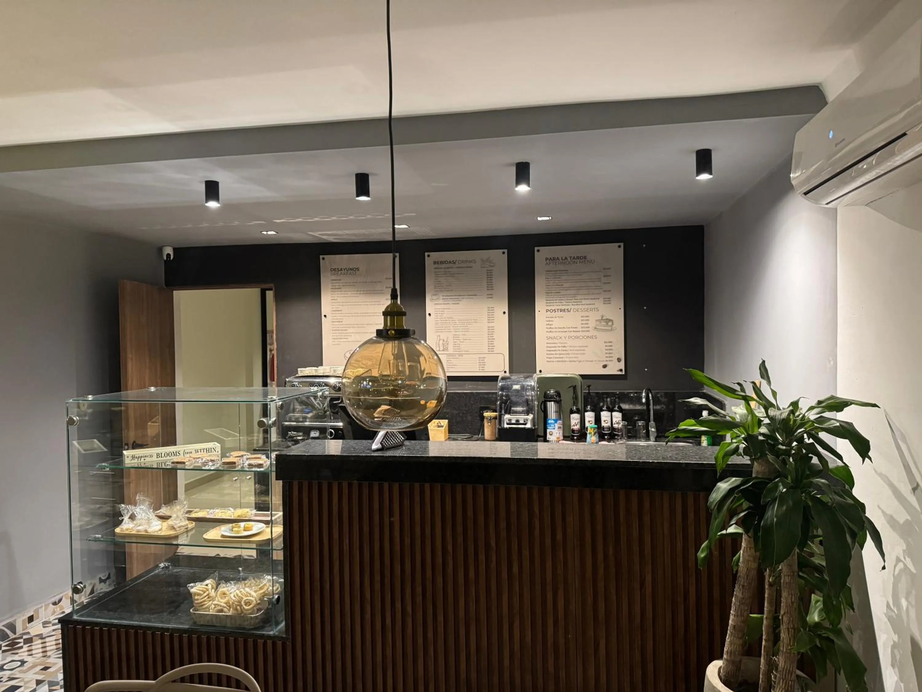 Coffee/tea facilities in Arcadia Hotel