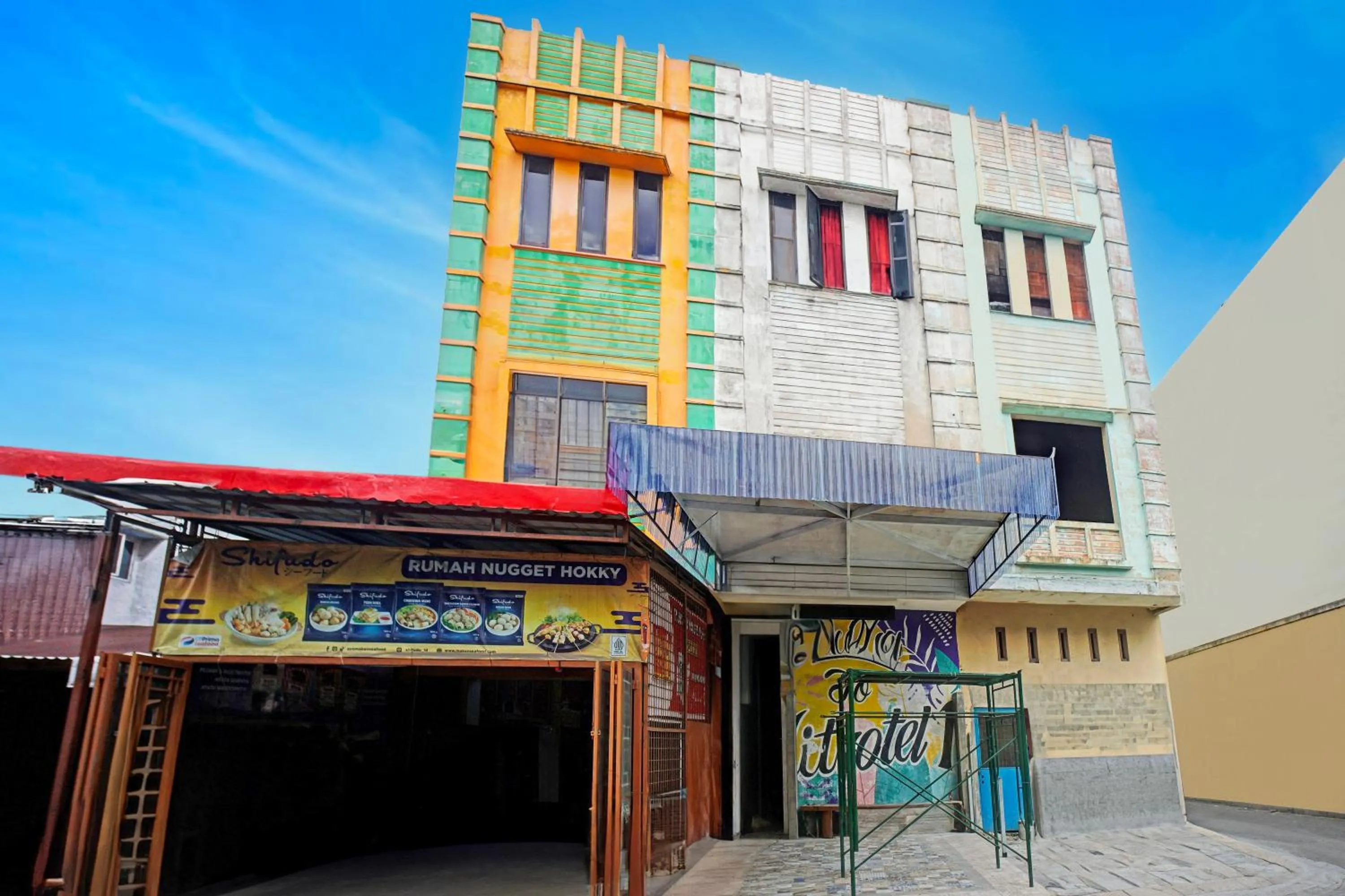 Property building in Hotel O near Ringroad City Walk XXI formerly Mitrotel Medan