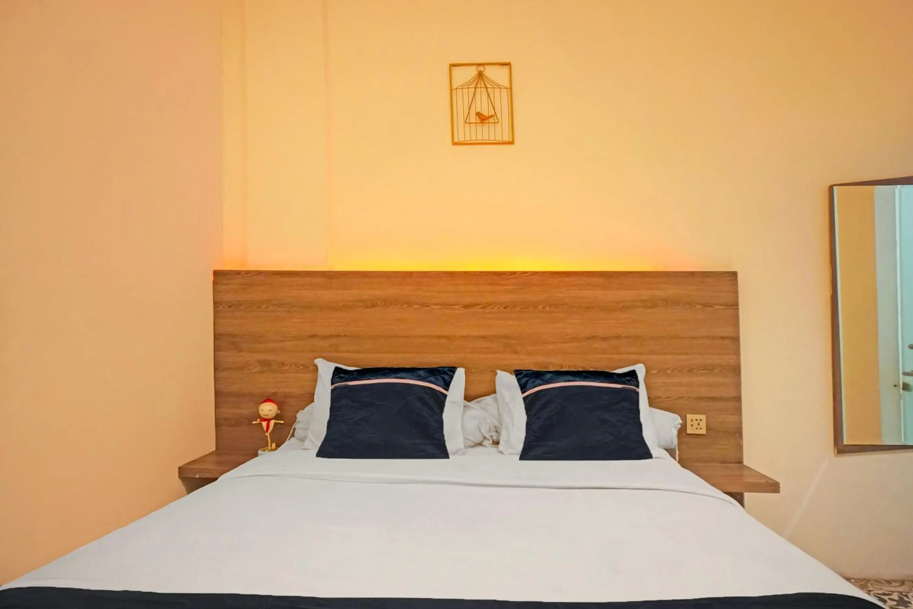 Standard Double Room in Hotel O near Ringroad City Walk XXI formerly Mitrotel Medan Standard Double Room in Hotel O near Ringroad City Walk XXI formerly Mitrotel Medan