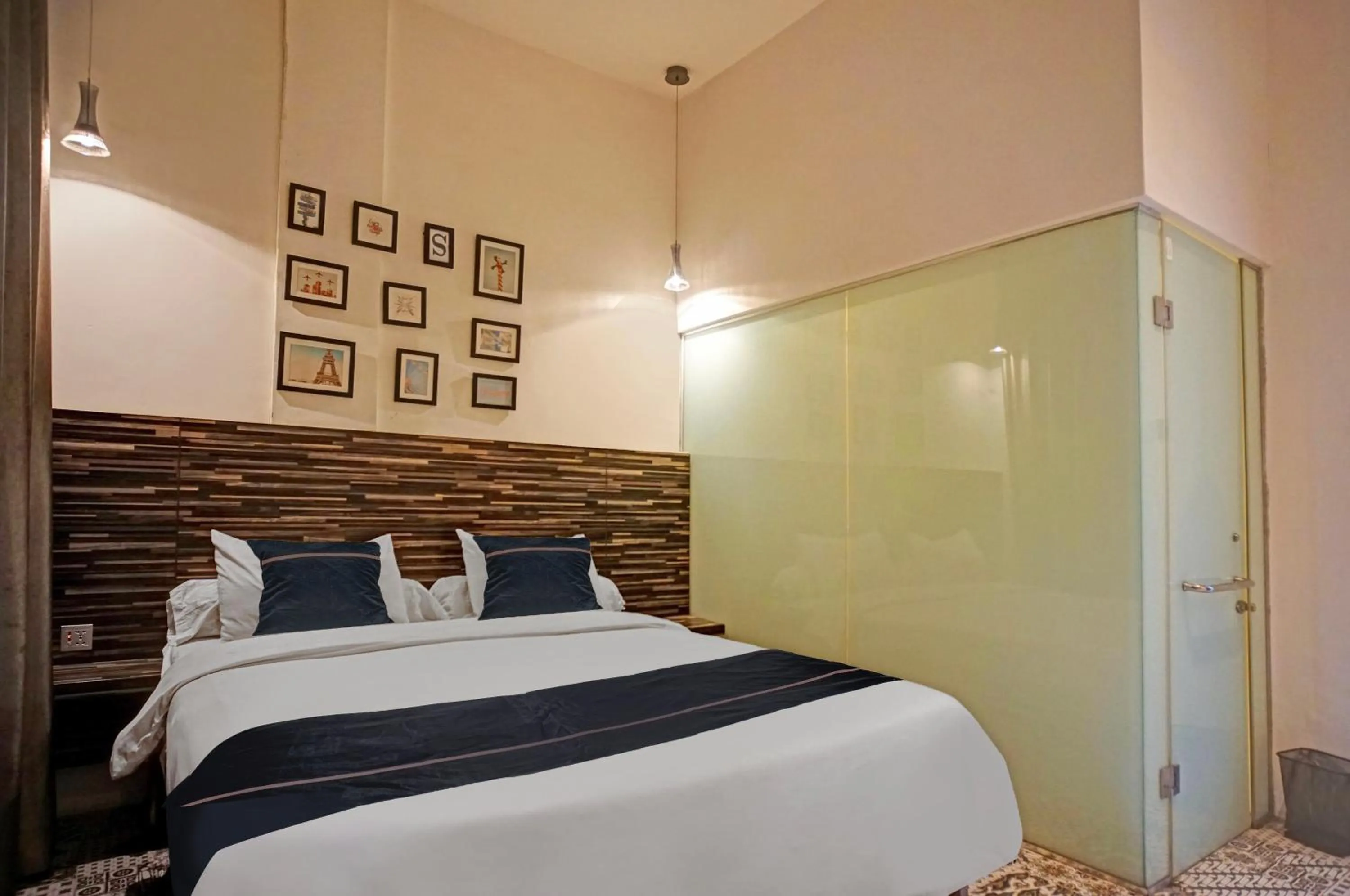 Bedroom, Bed in Hotel O near Ringroad City Walk XXI formerly Mitrotel Medan