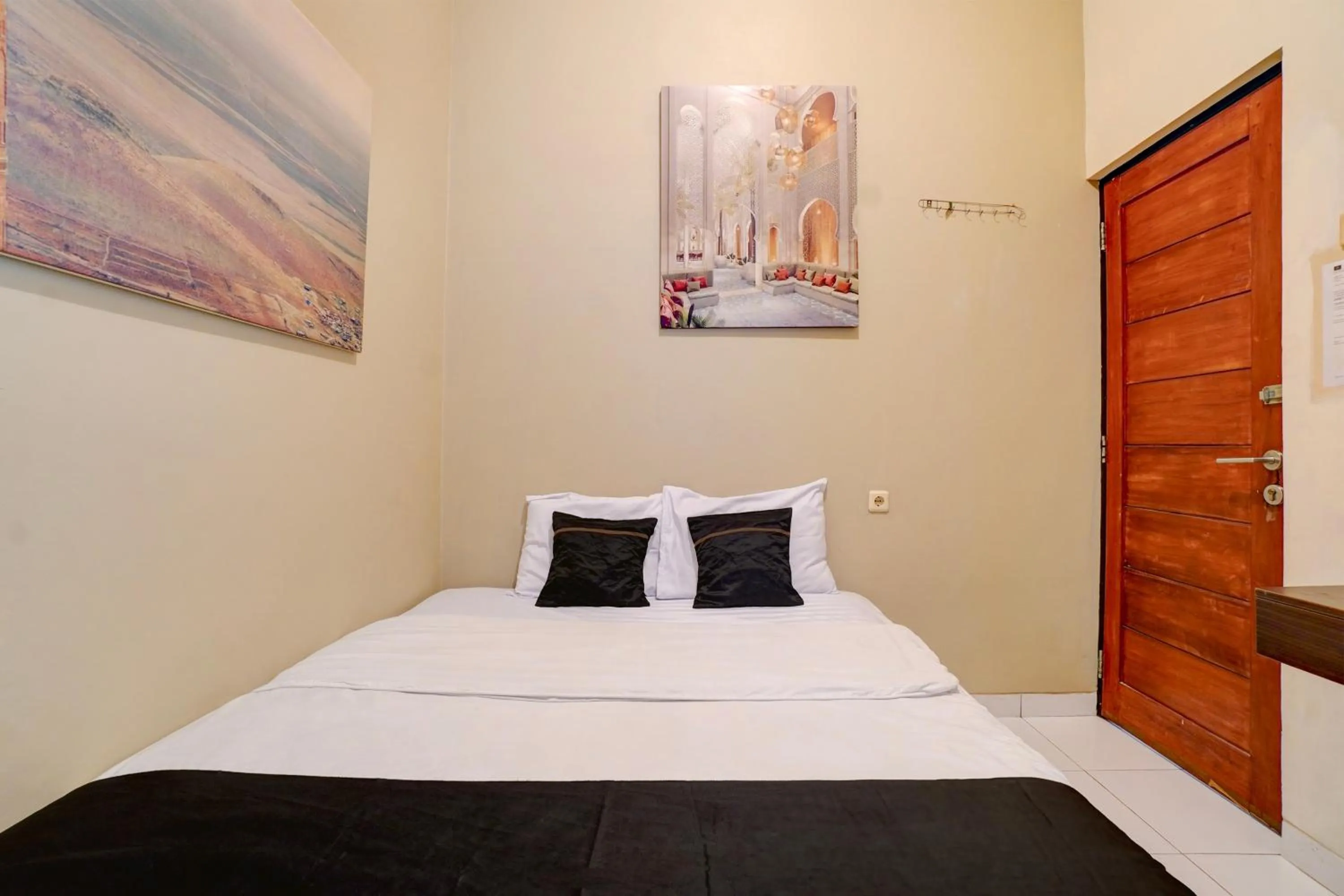 Bedroom, Bed in Hotel O near Monas formerly Pondokan Kota Jakarta