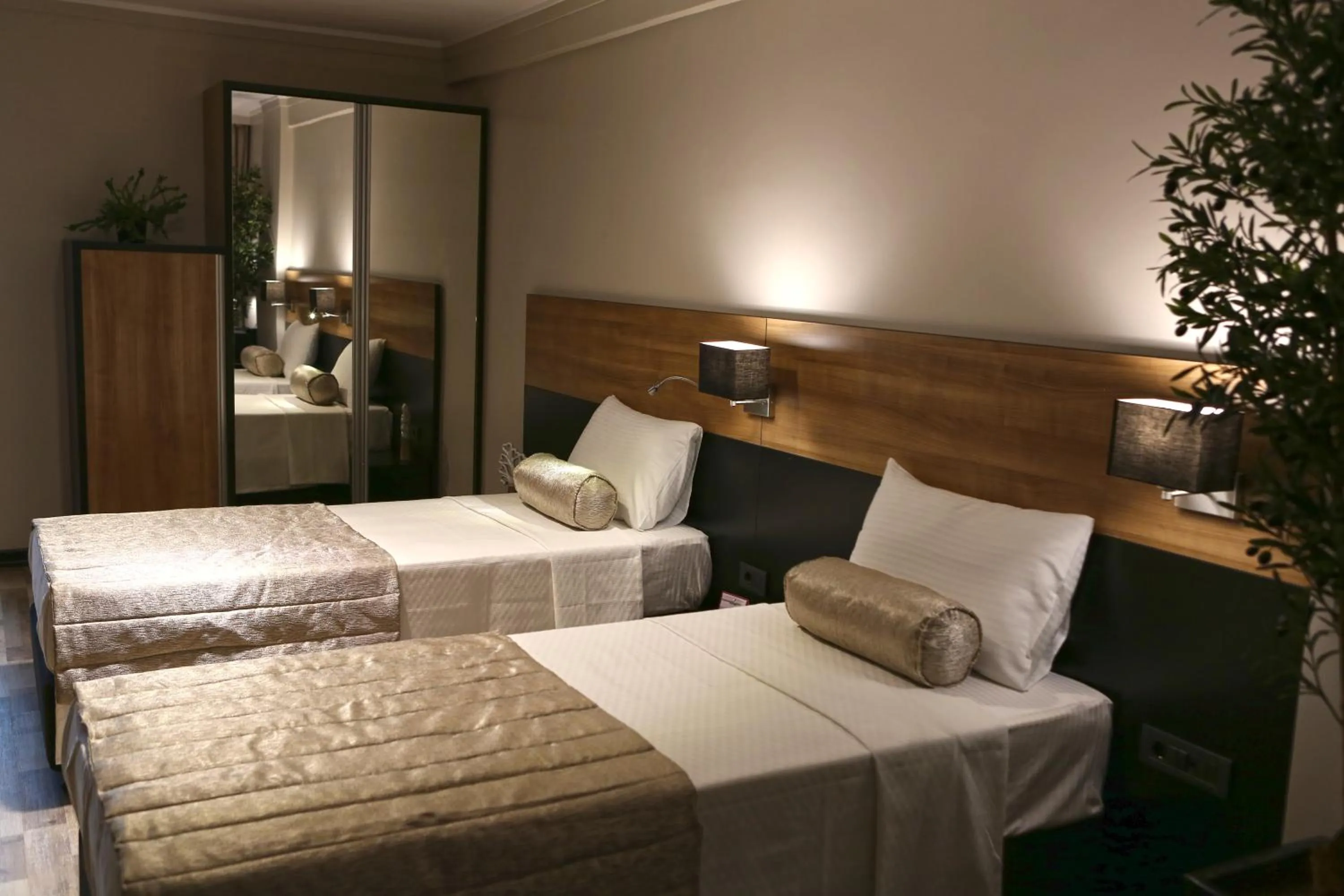 Photo of the whole room, Bed in Kalevera Hotel