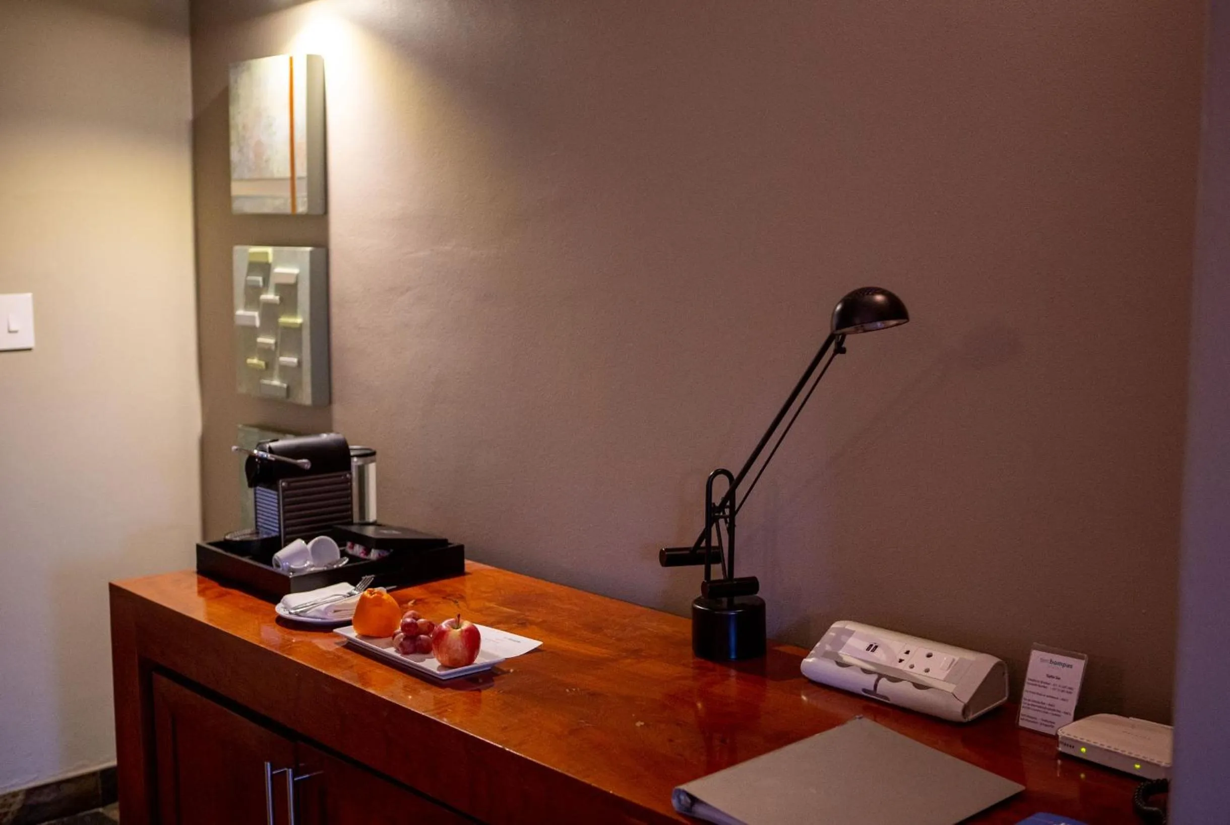 Coffee/tea facilities in Ten Bompas Hotel