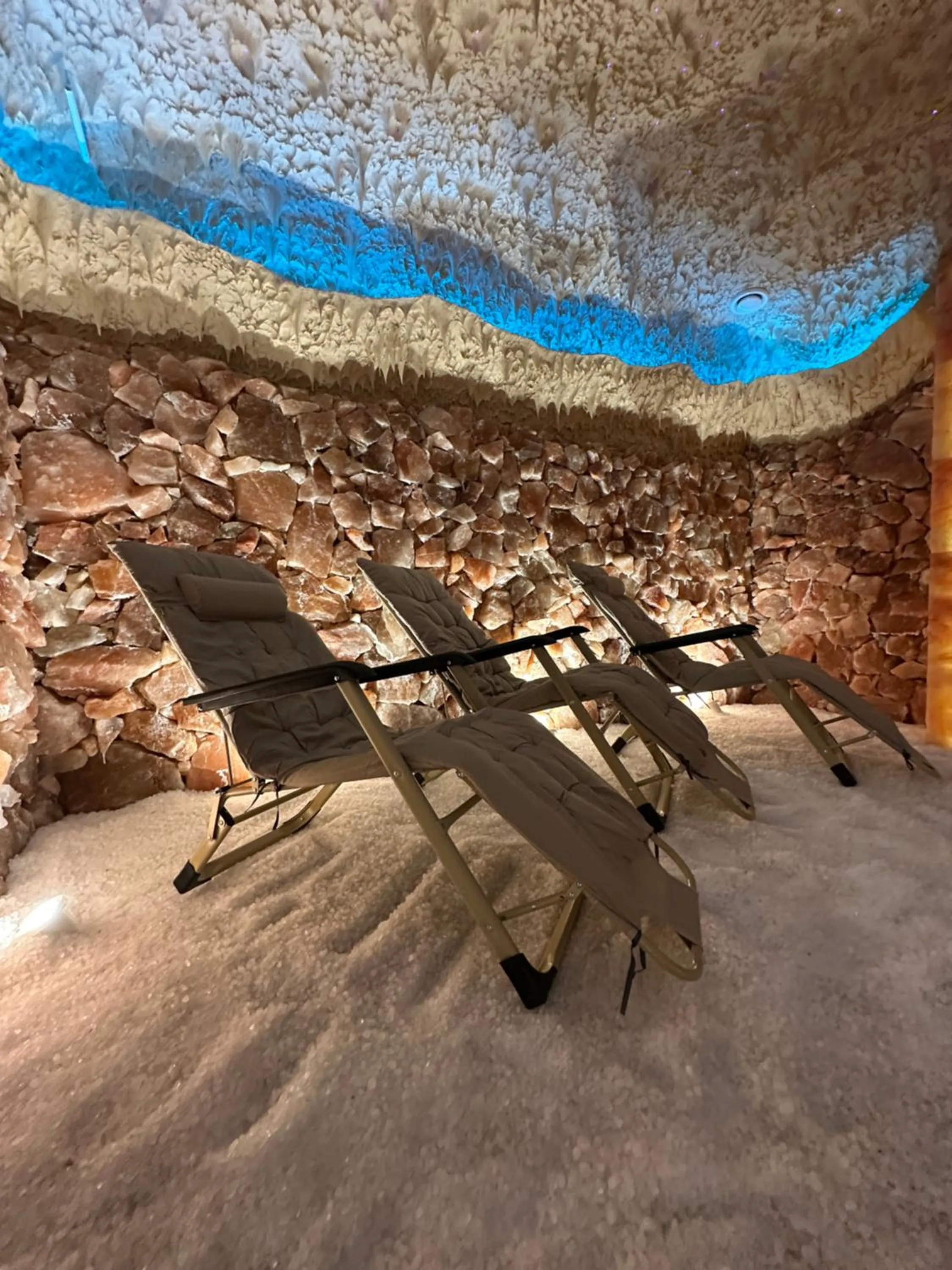 Swimming pool in Hotel Pałac Poledno