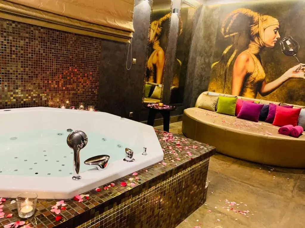 Spa and wellness centre/facilities in Hotel Pałac Poledno Spa and wellness centre/facilities in Hotel Pałac Poledno