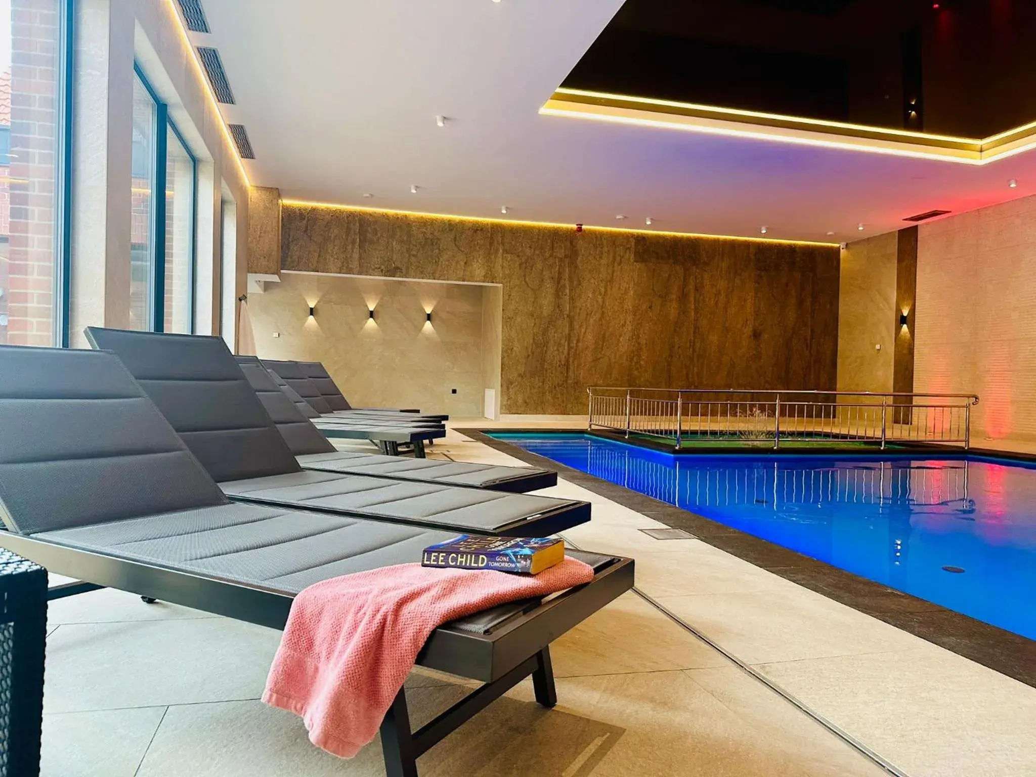 Swimming pool in Hotel Pałac Poledno Swimming pool in Hotel Pałac Poledno