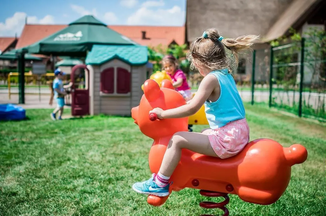 Property building in Hotel Pałac Poledno