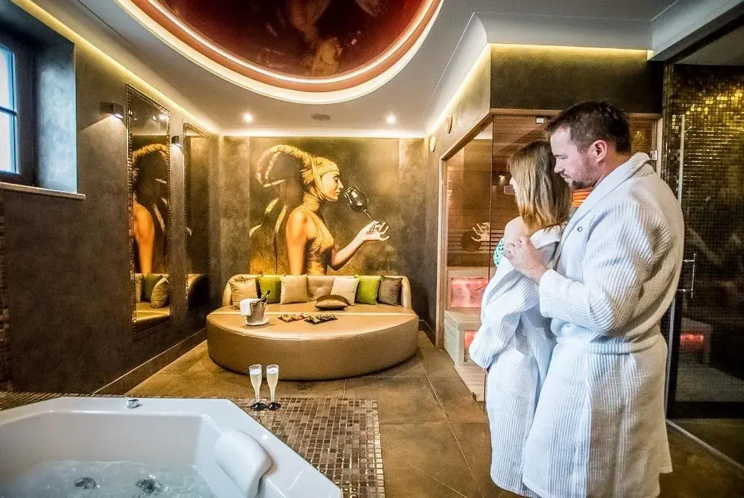 Spa and wellness centre/facilities in Hotel Pałac Poledno Spa and wellness centre/facilities in Hotel Pałac Poledno