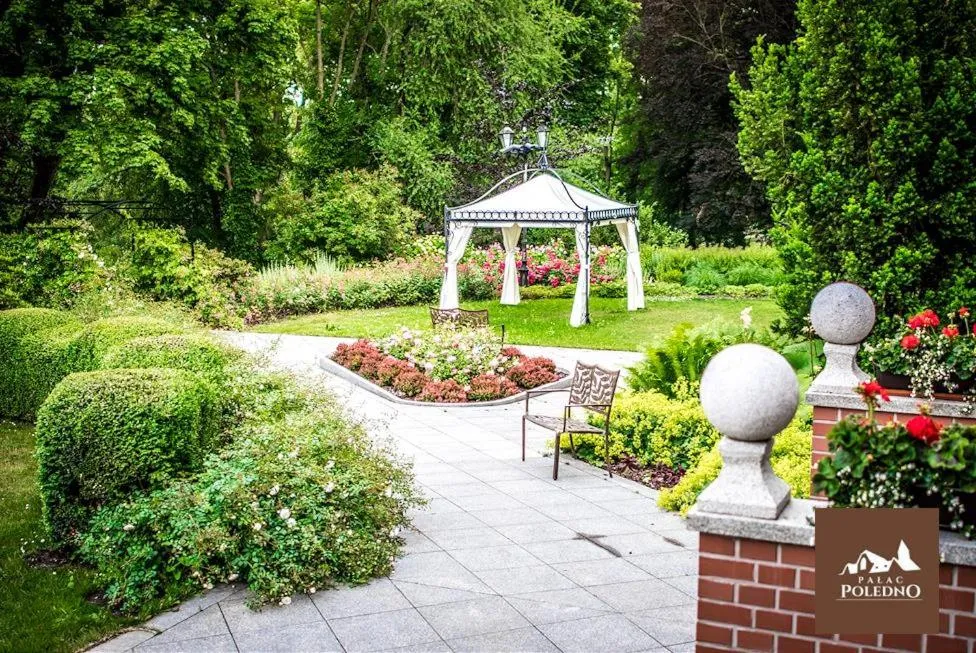 Property building in Hotel Pałac Poledno