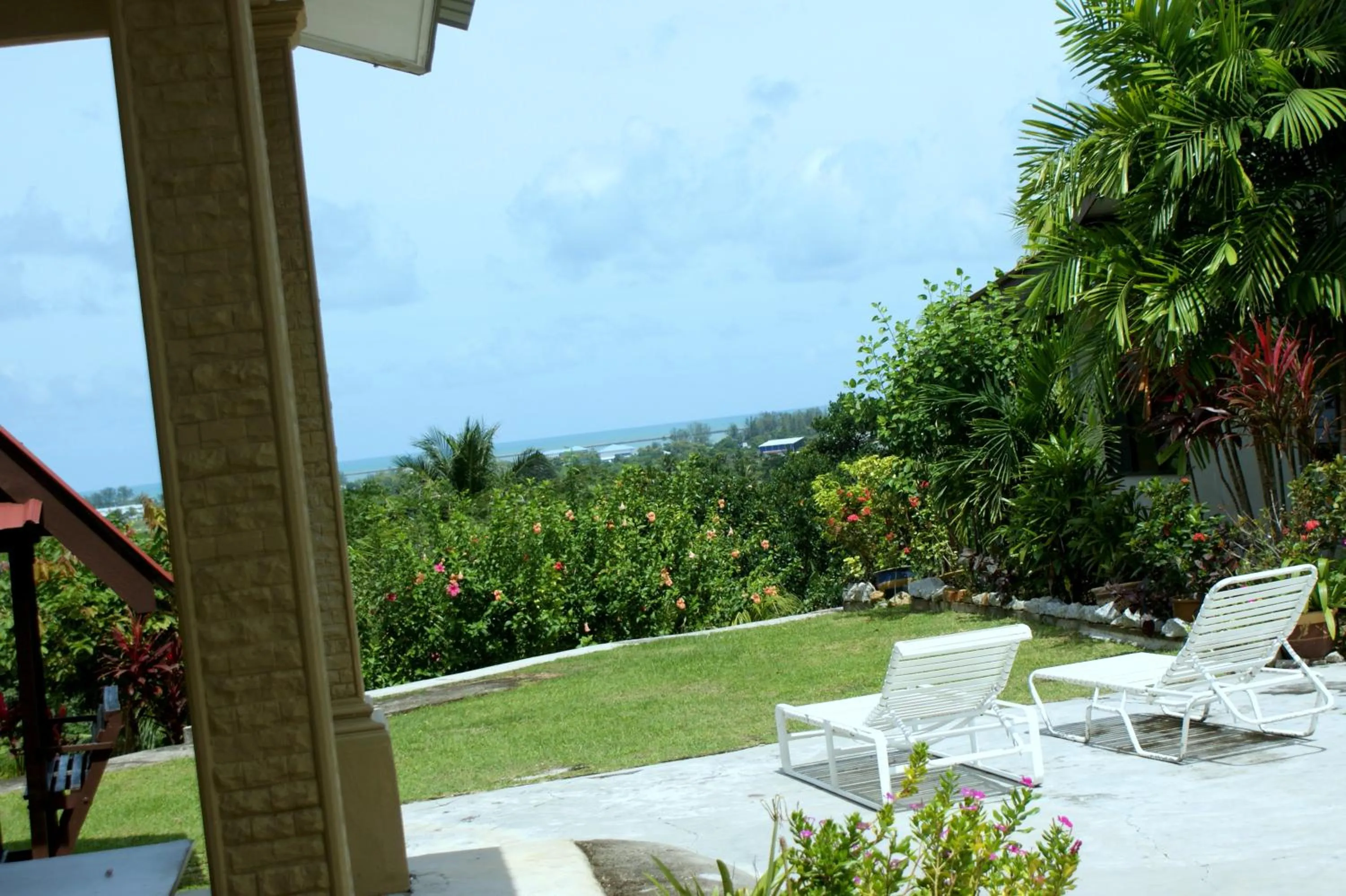 Day in Pemandangan Indah Guest House - Look Out Point Villa-