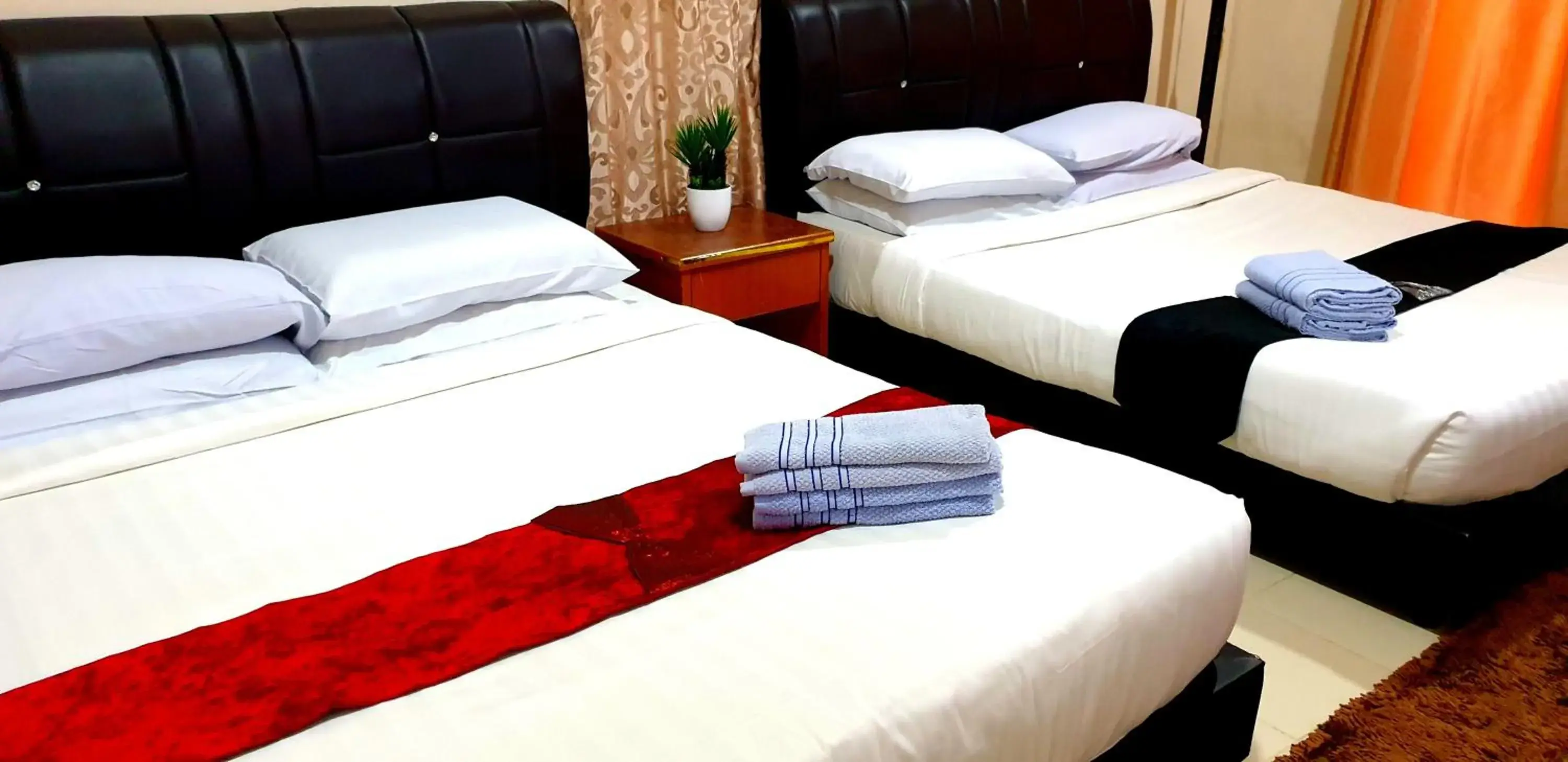Bed in Pemandangan Indah Guest House - Look Out Point Villa- Bed in Pemandangan Indah Guest House - Look Out Point Villa-