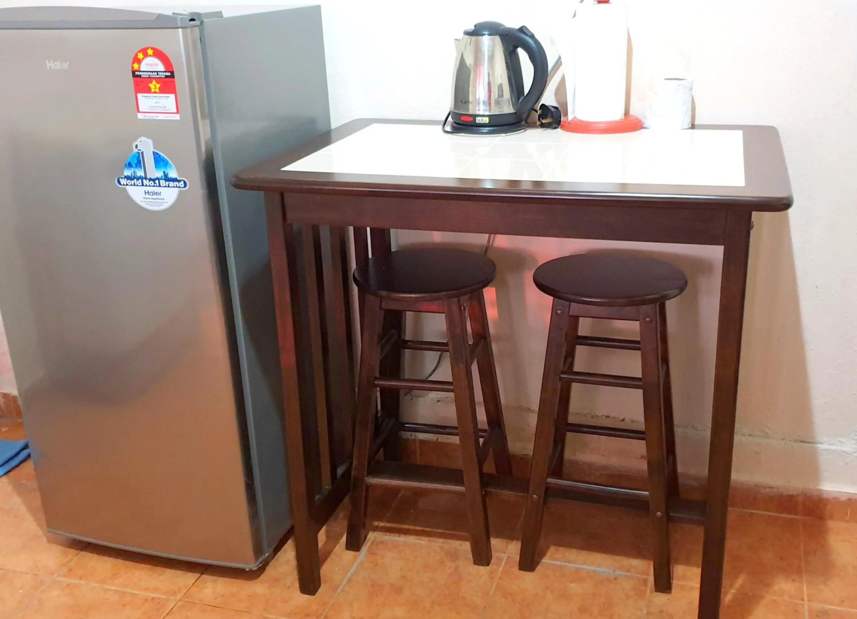 Coffee/tea facilities in Pemandangan Indah Guest House - Look Out Point Villa-