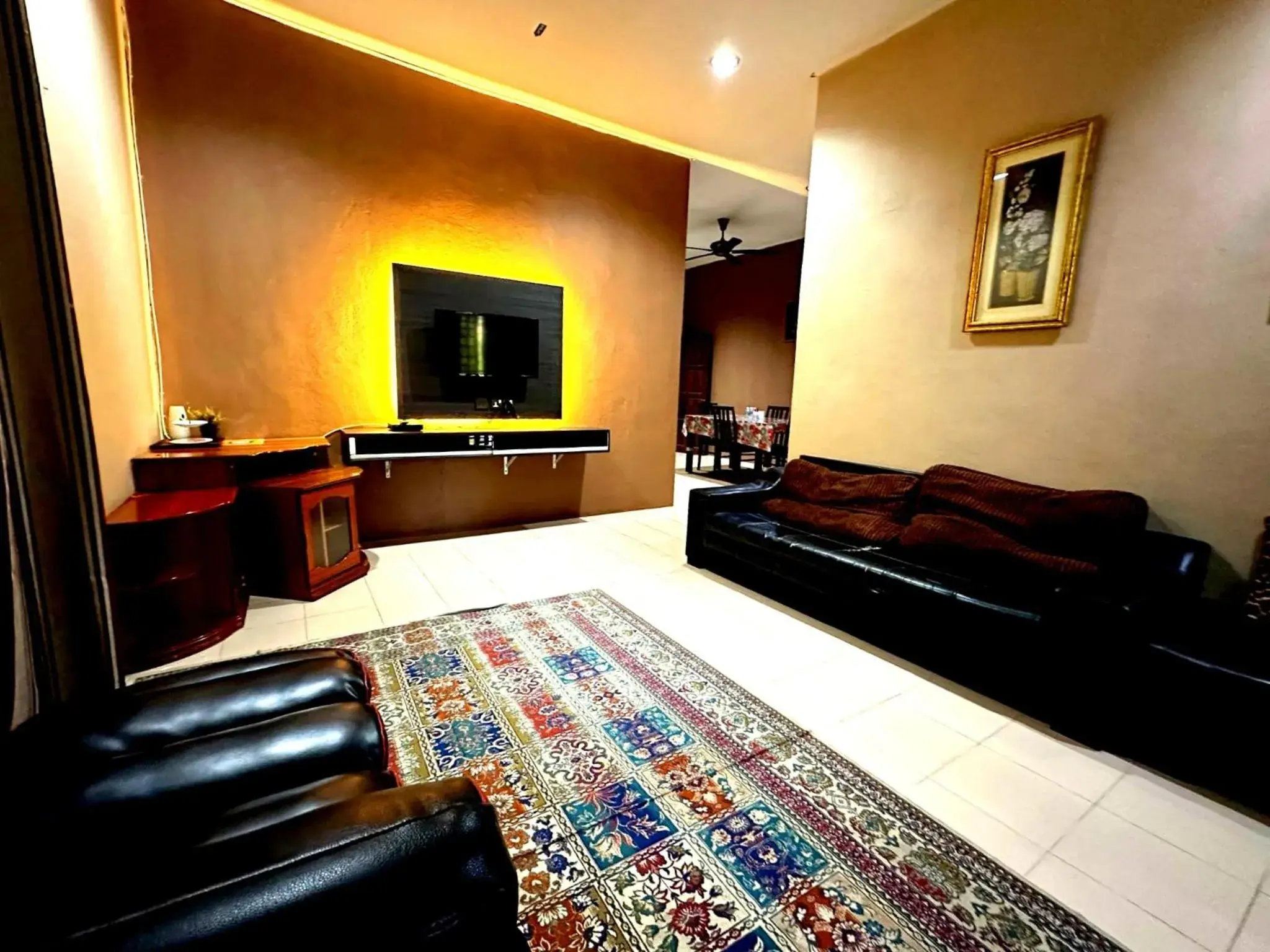 Living room in Pemandangan Indah Guest House - Look Out Point Villa- Living room in Pemandangan Indah Guest House - Look Out Point Villa-