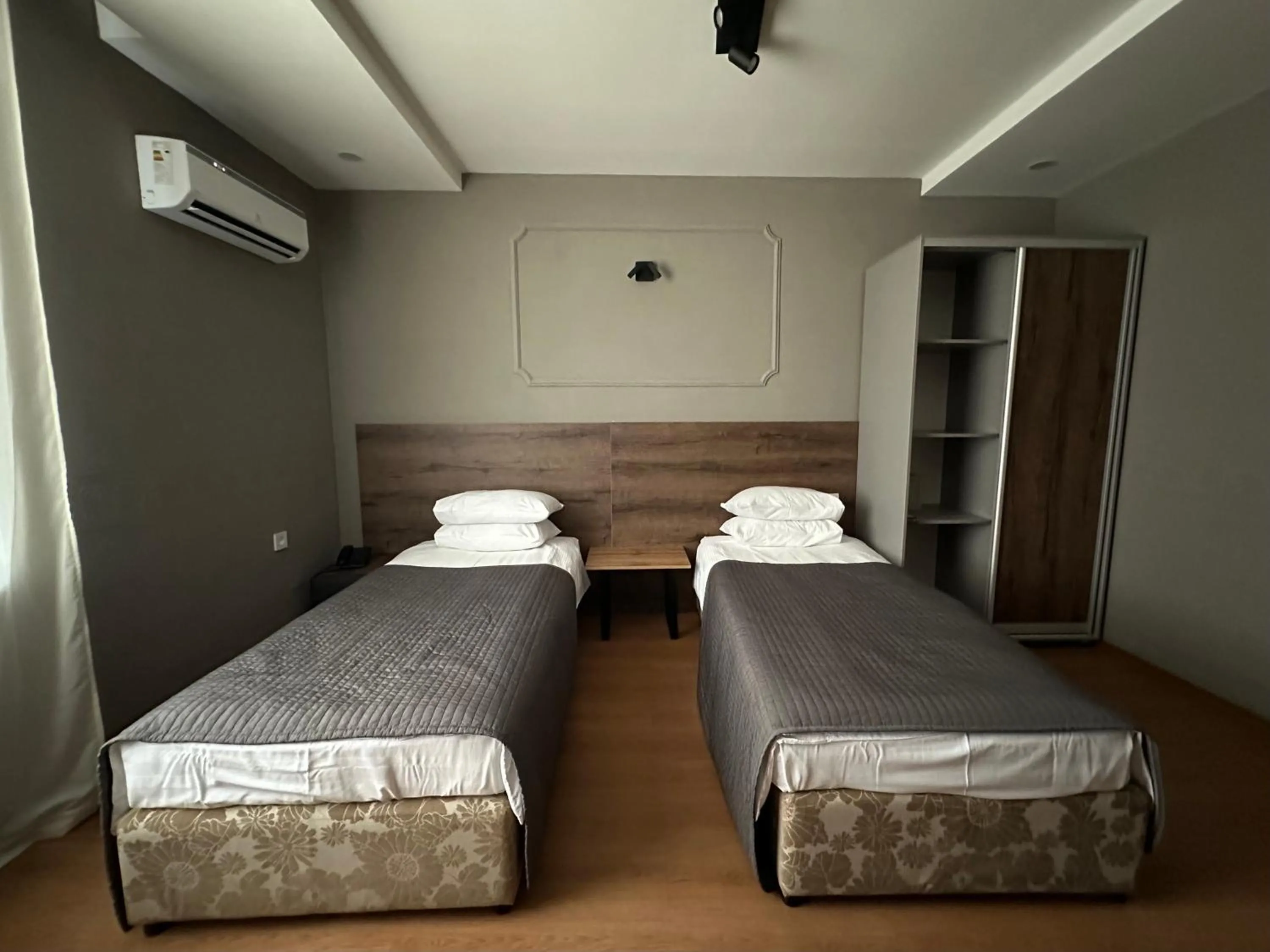 Standard Twin Room in Hotel Gloria Standard